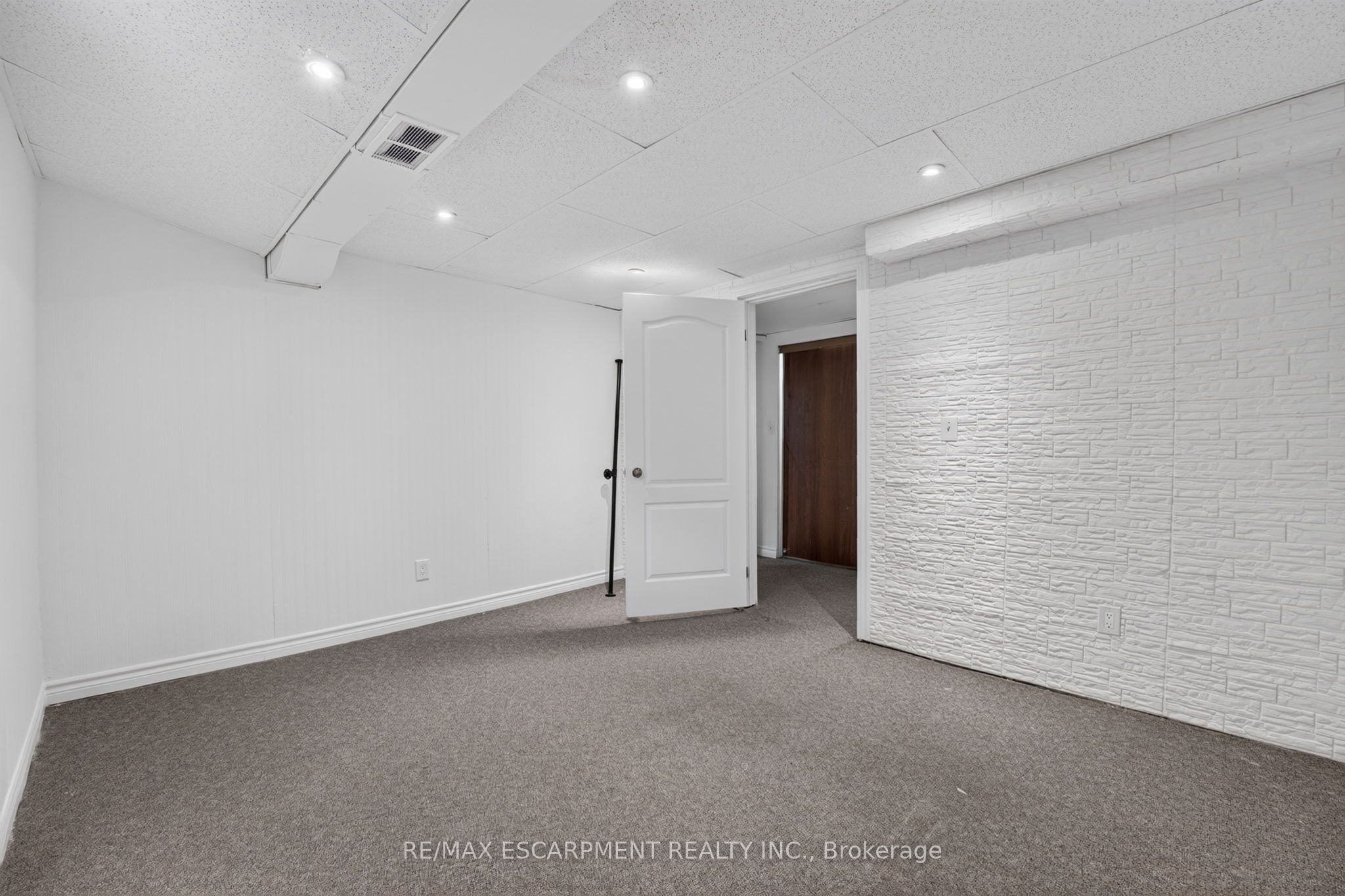 2450 Overton Drive Property Photo 41