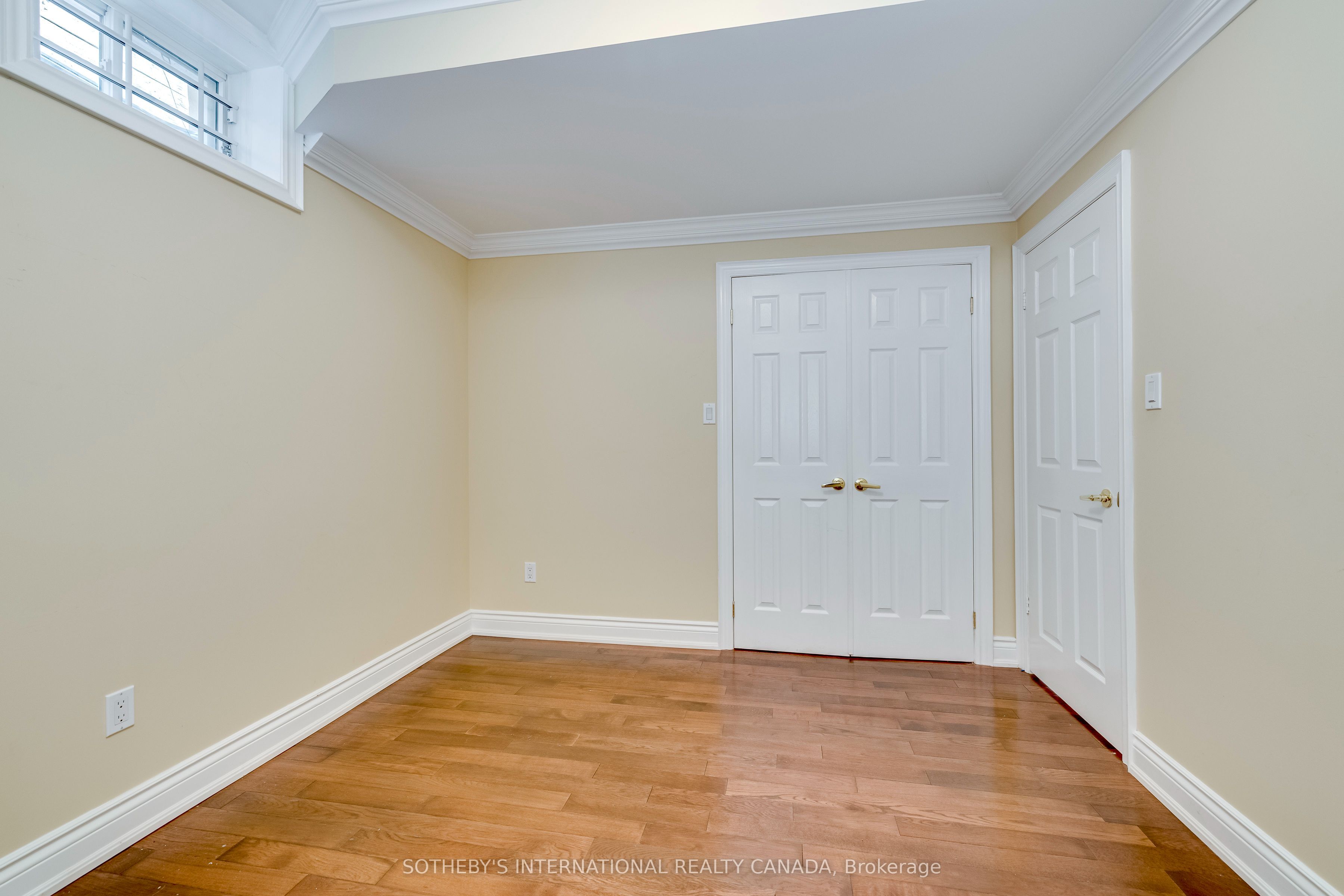549 Renshaw Court Property Photo 37