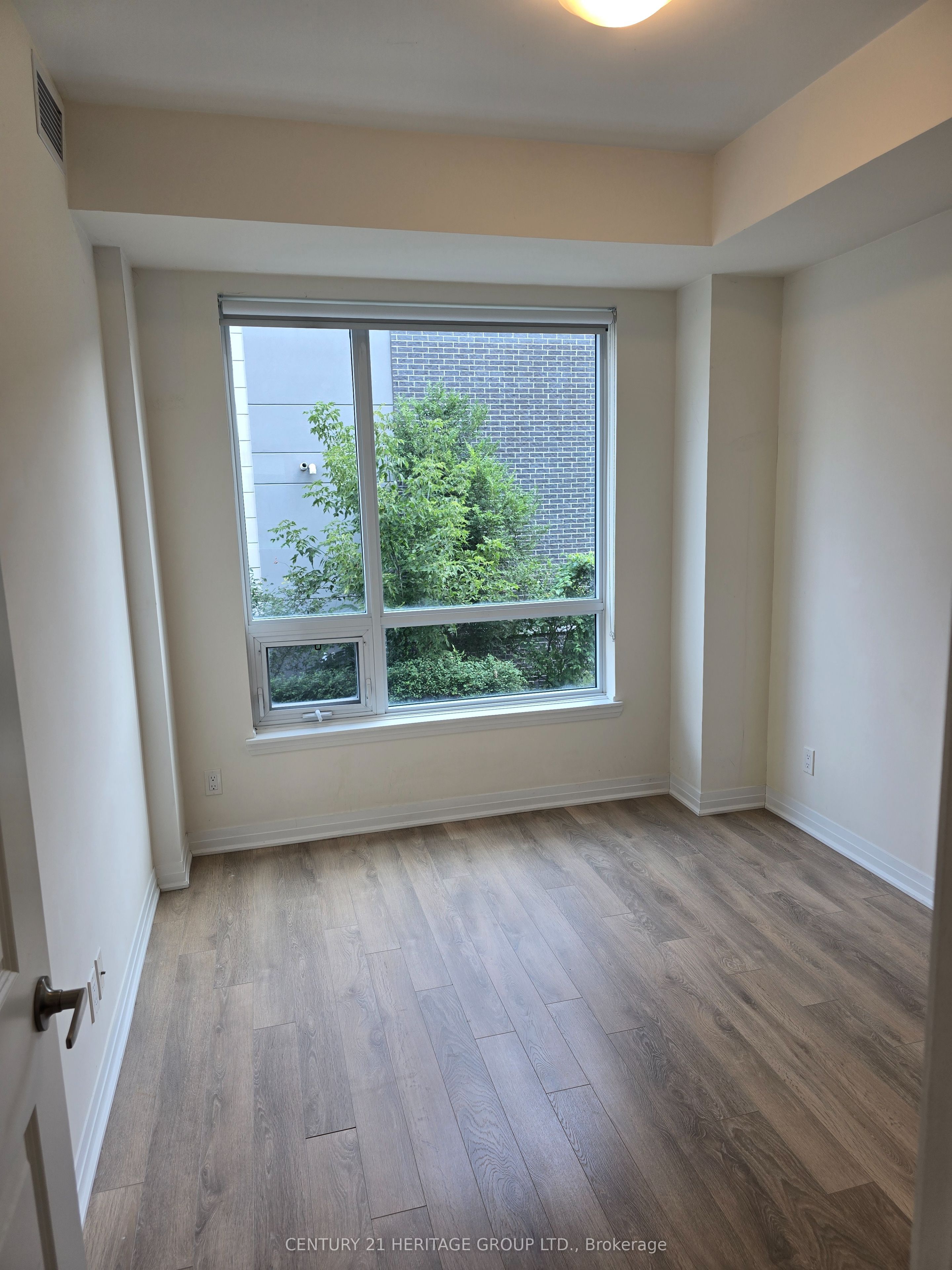 680 Atwater Avenue 22 Property Photo 11