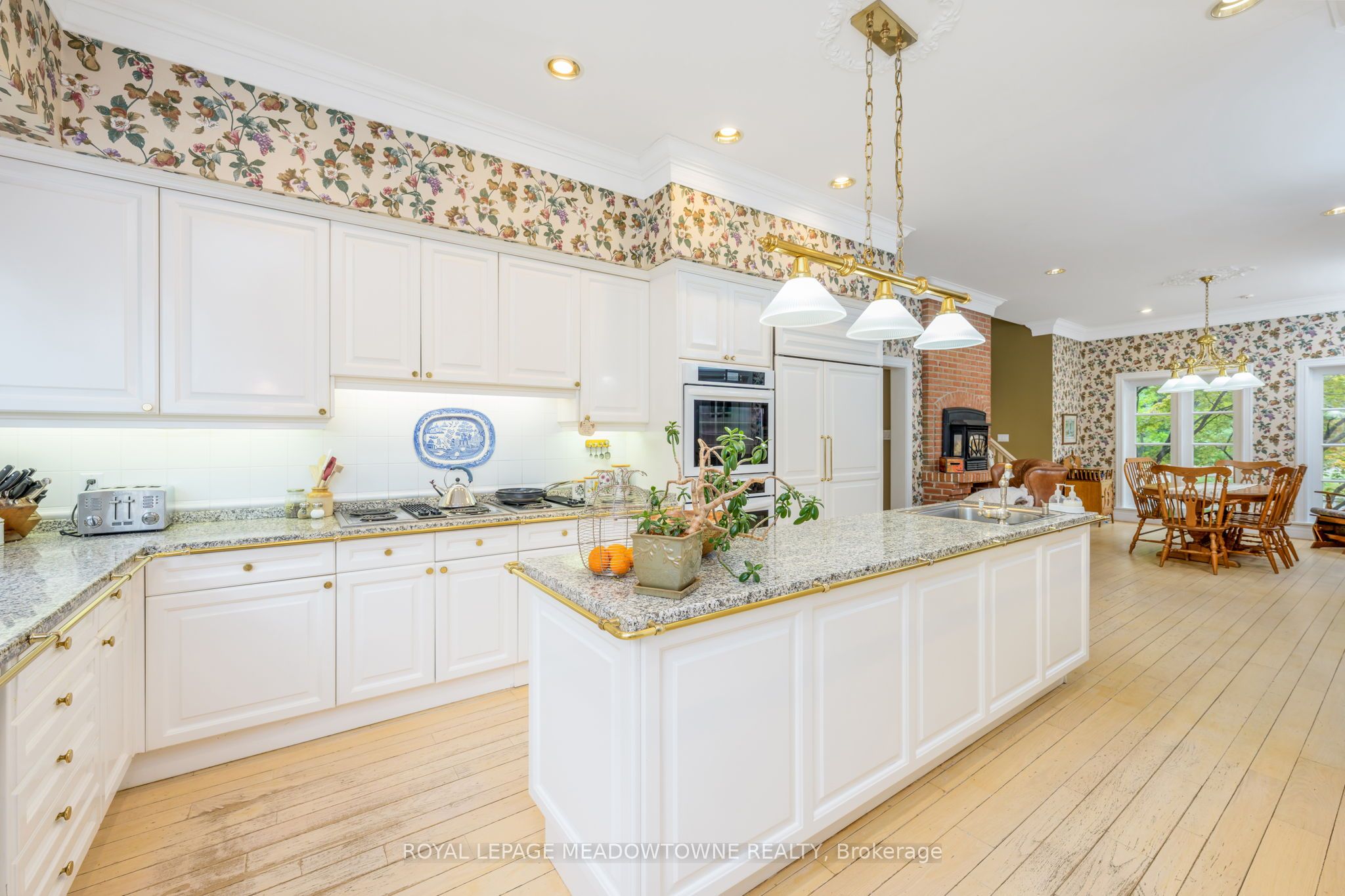 2097 Grange Side Road Property Photo 9
