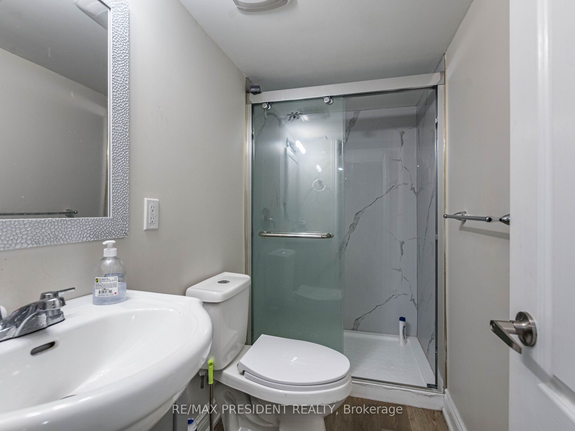8 River Heights Drive Property Photo 17