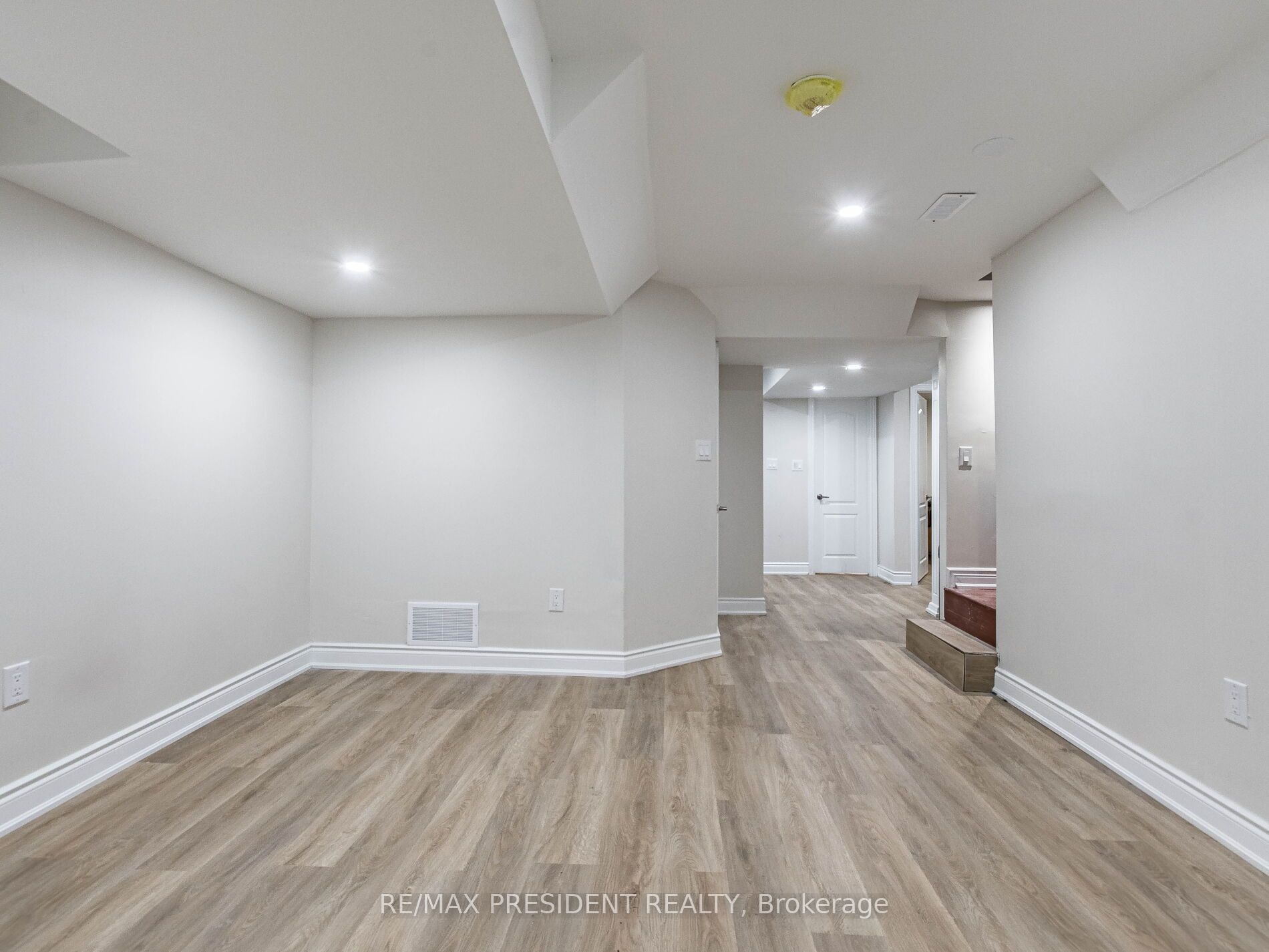 8 River Heights Drive Property Photo 34
