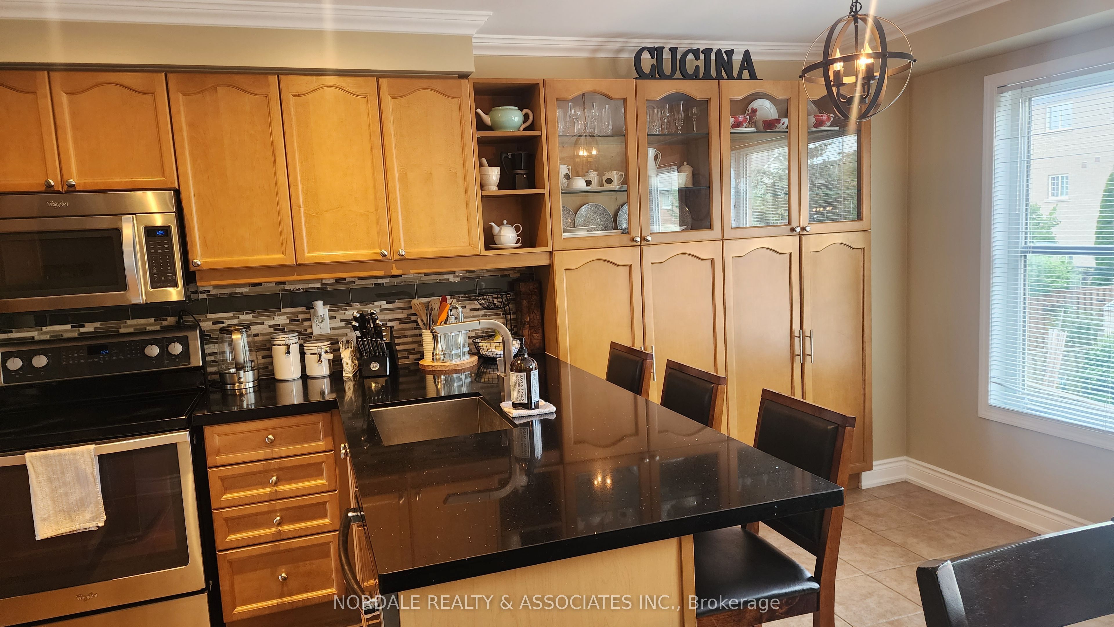 2381 Coho Way Property Photo 5