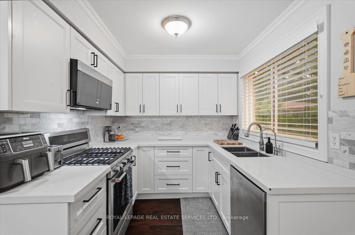 5185 Bunton Crescent Property Photo 7