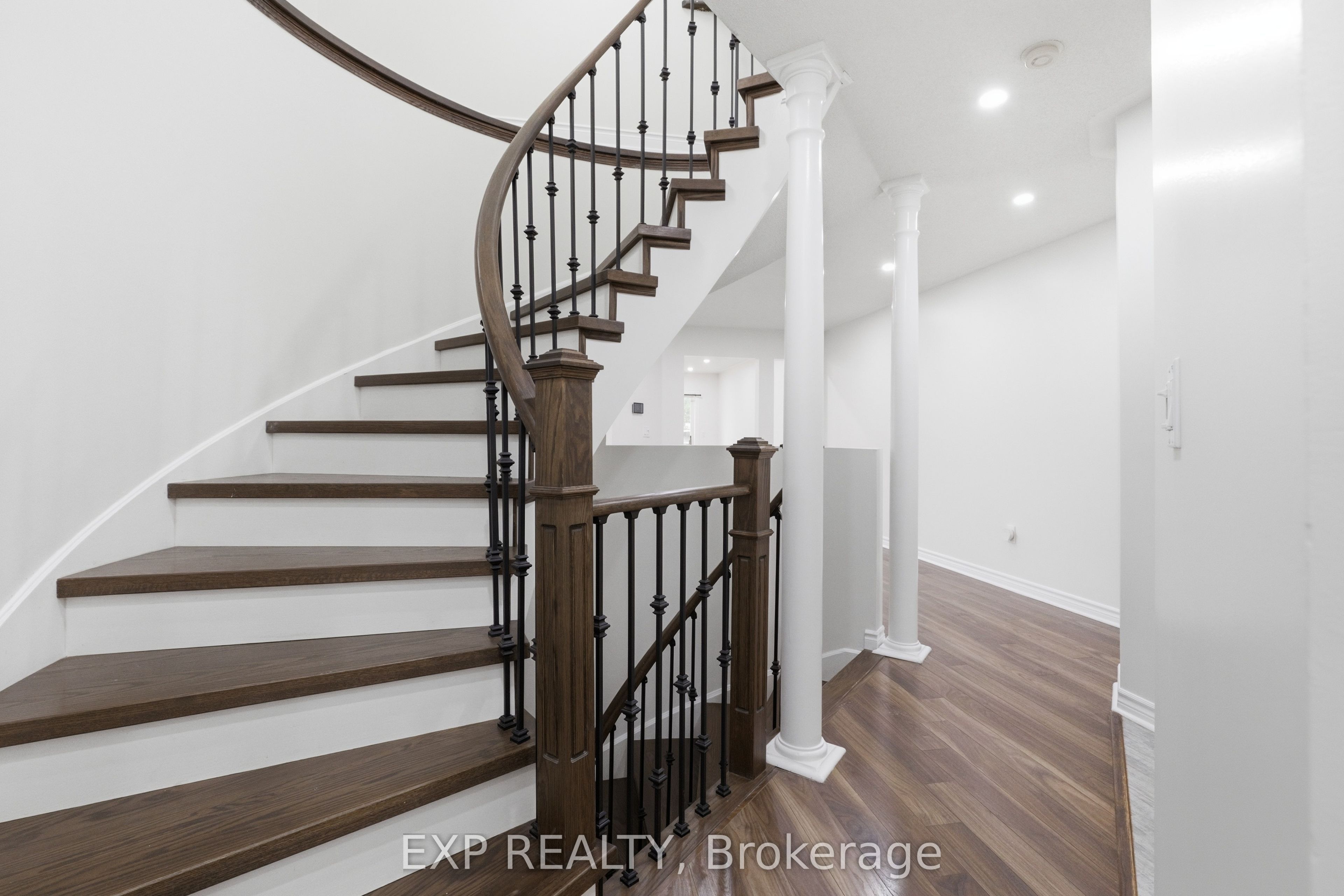 1015 Borden Lane Property Photo 4