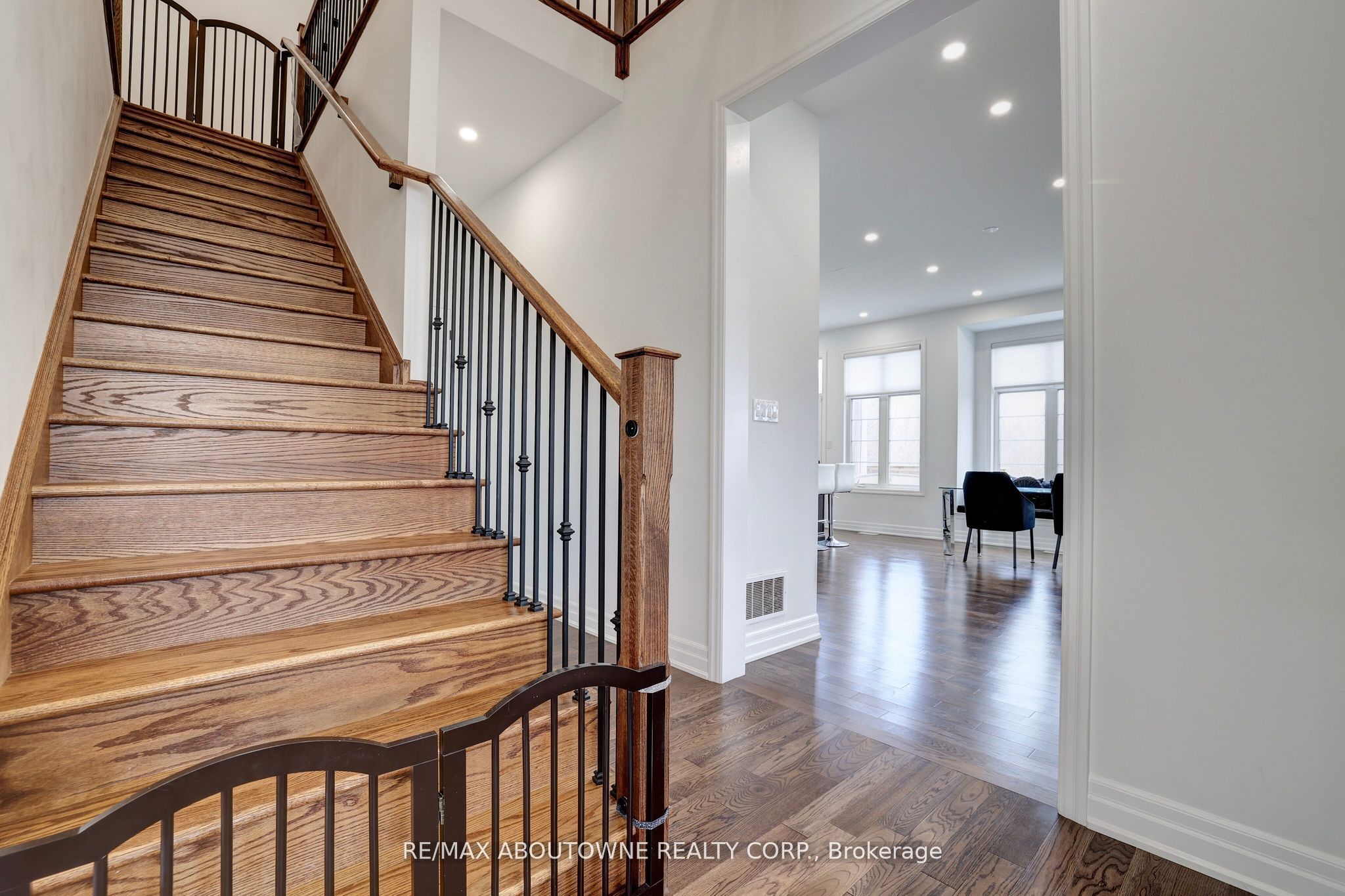 1416 Ford Strathy Crescent S Property Photo 15