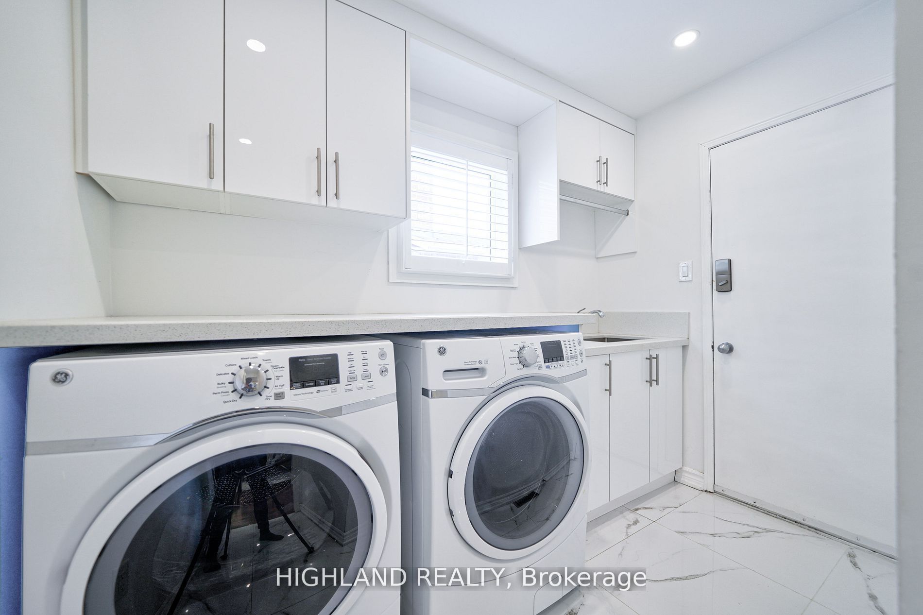 3591 Copernicus Drive Property Photo 16
