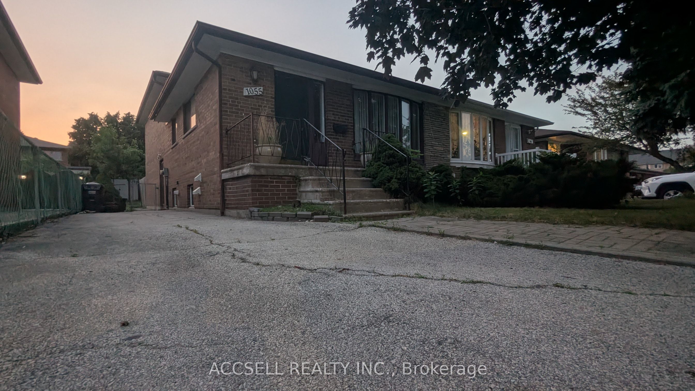 1055 Claredale Road Property Photo 1