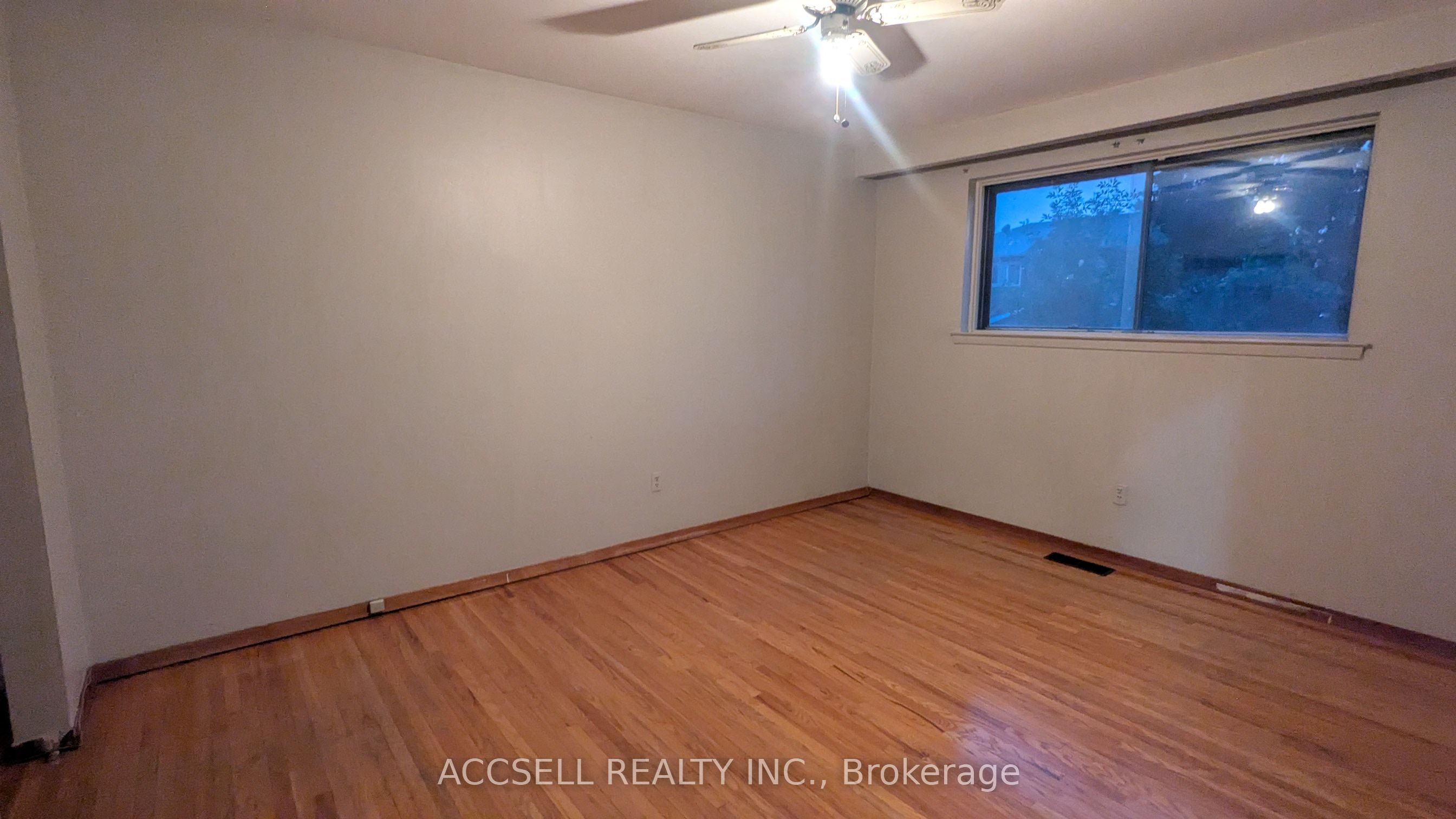 1055 Claredale Road Property Photo 6