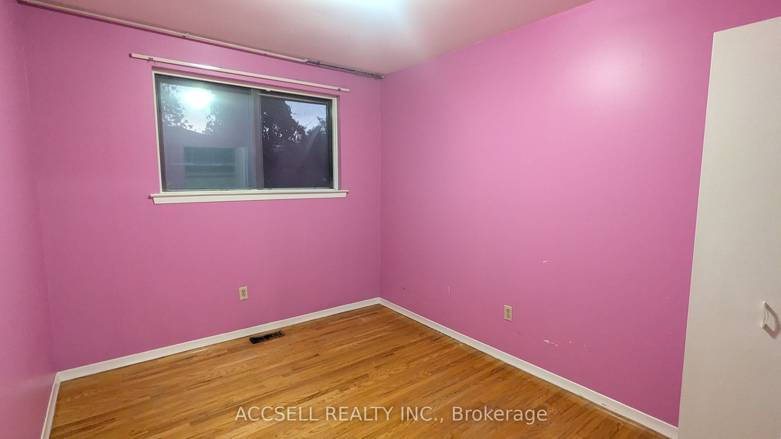 1055 Claredale Road Property Photo 8