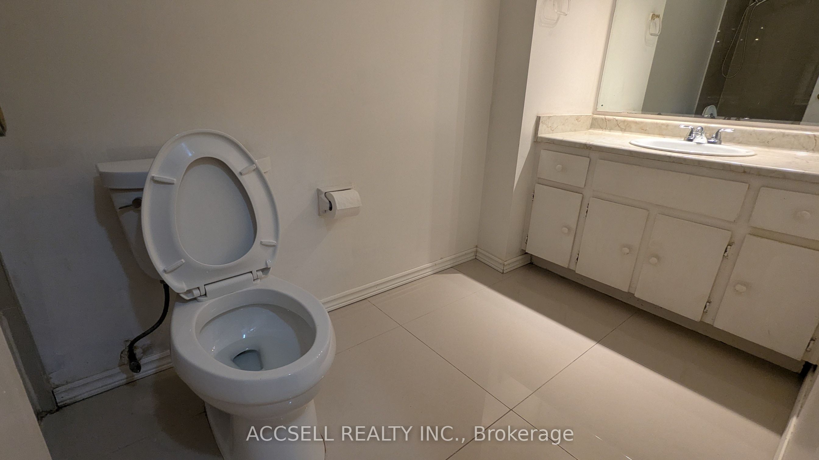 1055 Claredale Road Property Photo 9