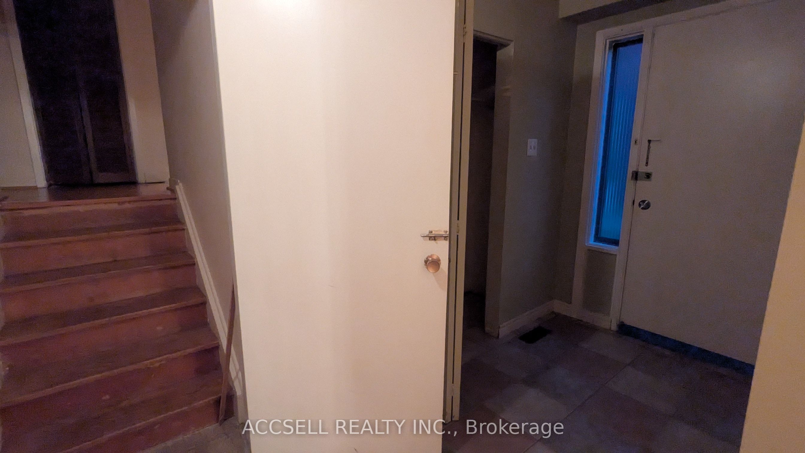 1055 Claredale Road Property Photo 11