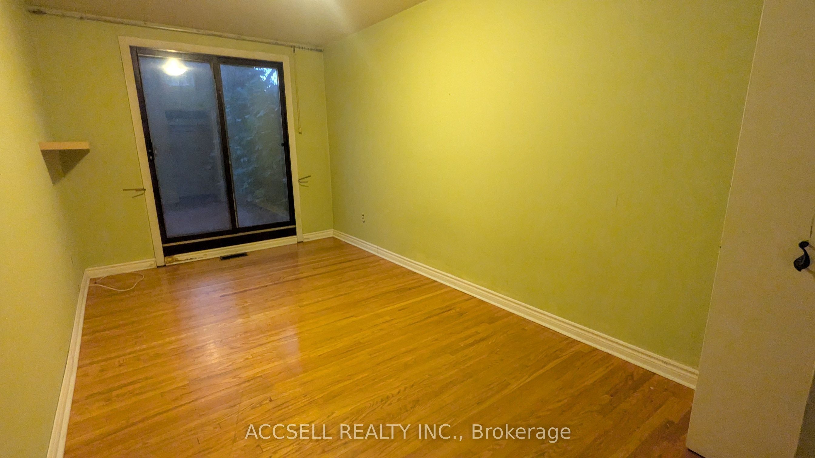 1055 Claredale Road Property Photo 12