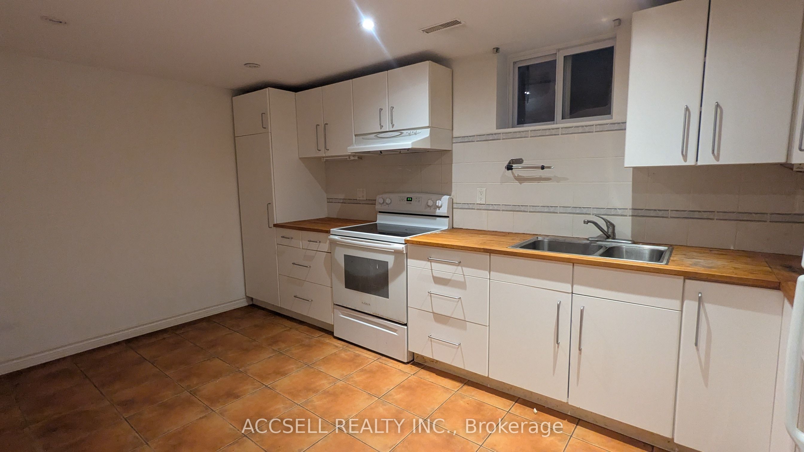 1055 Claredale Road Property Photo 17