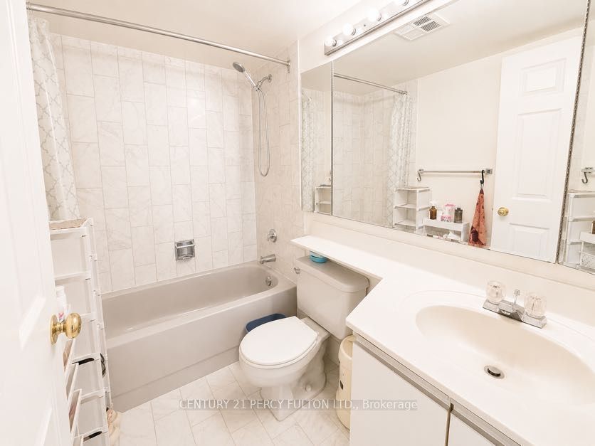 285 Enfield Place 2006 Property Photo 14