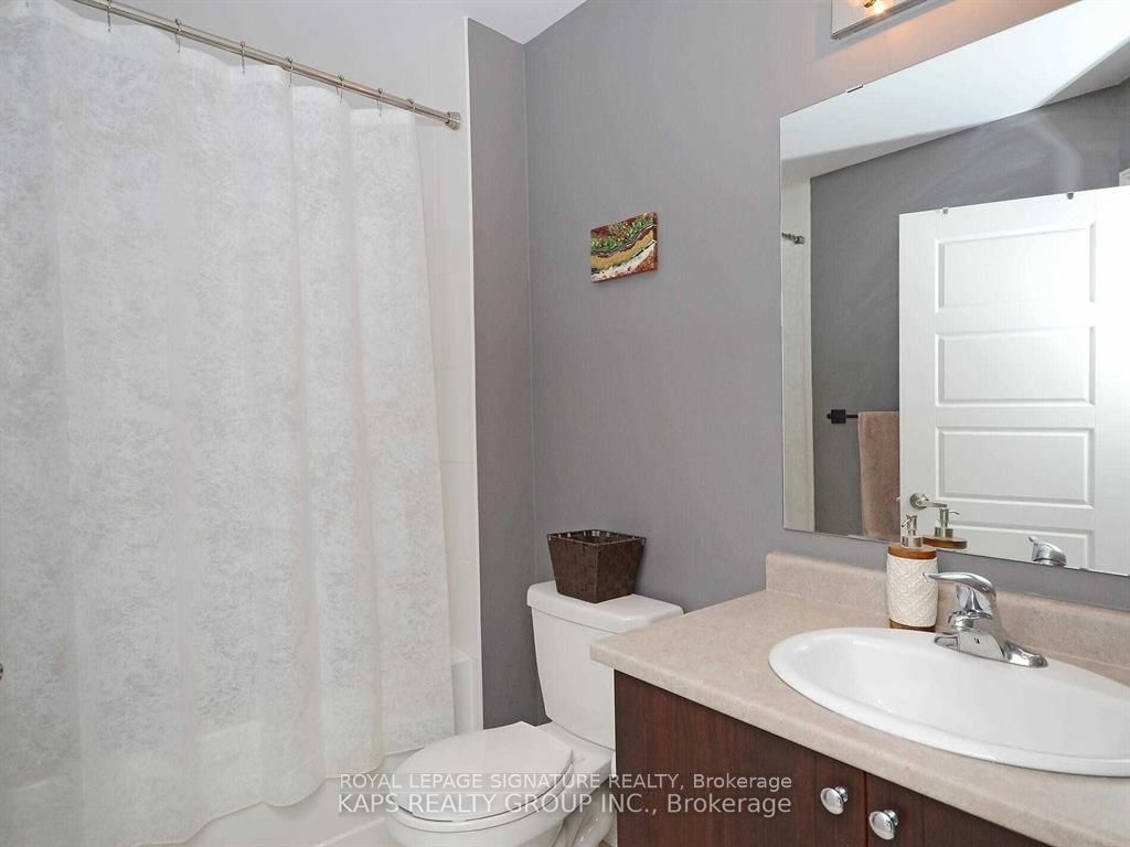 165 Hampshire Way 64 Property Photo 11