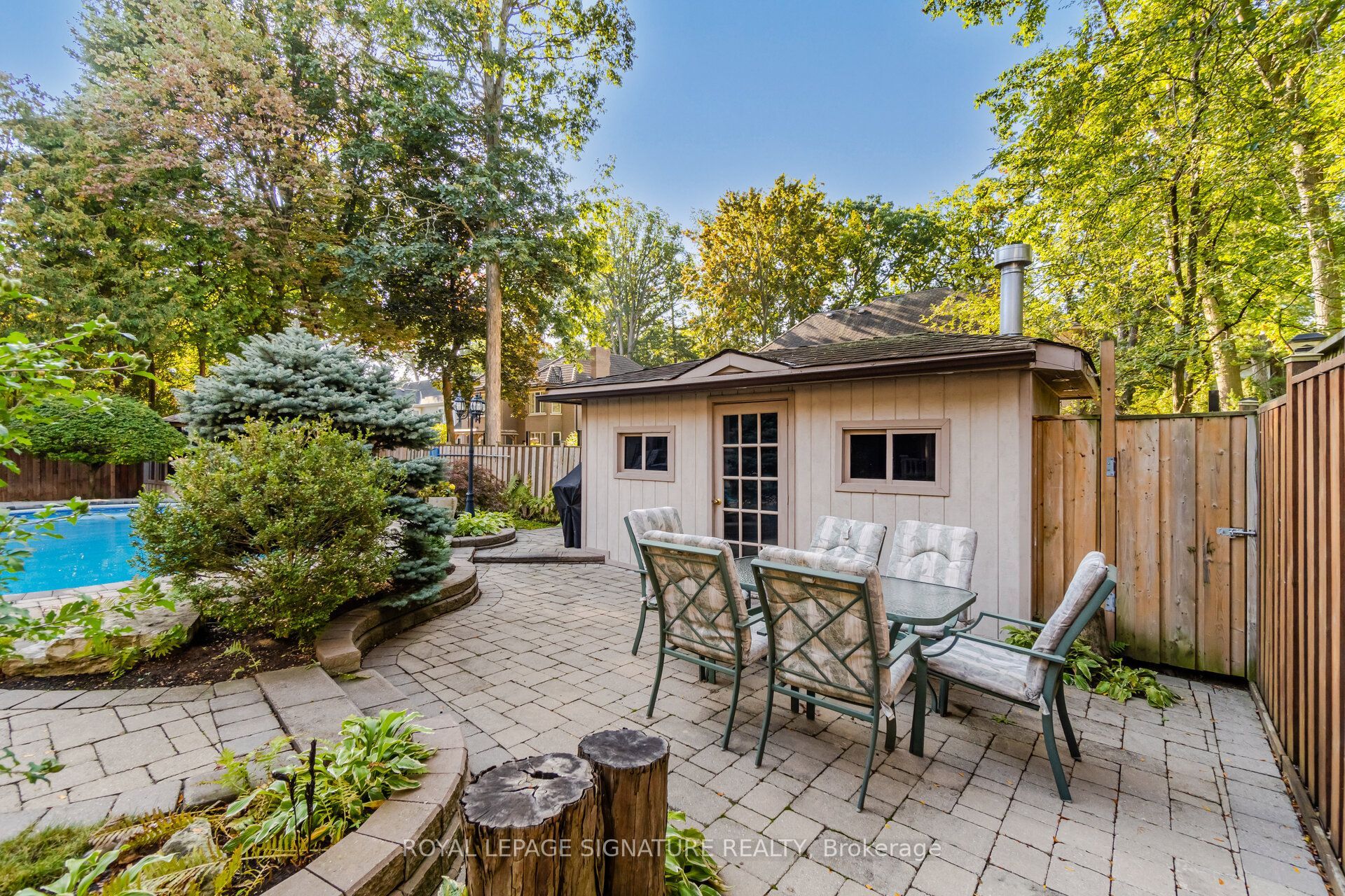 2130 Autumn Breeze Drive N Property Photo 43