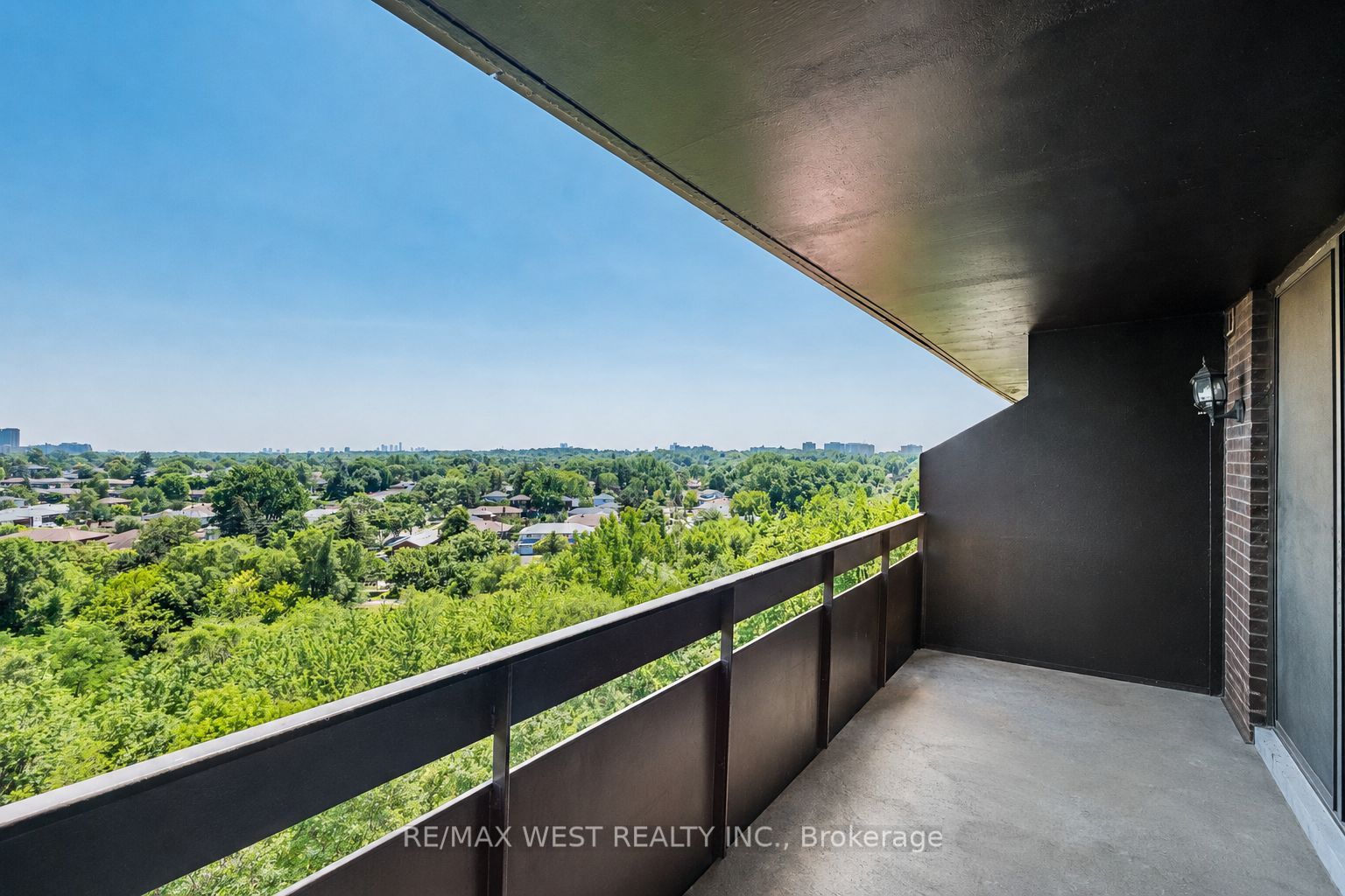 11 Wincott Drive 1104 Property Photo 16