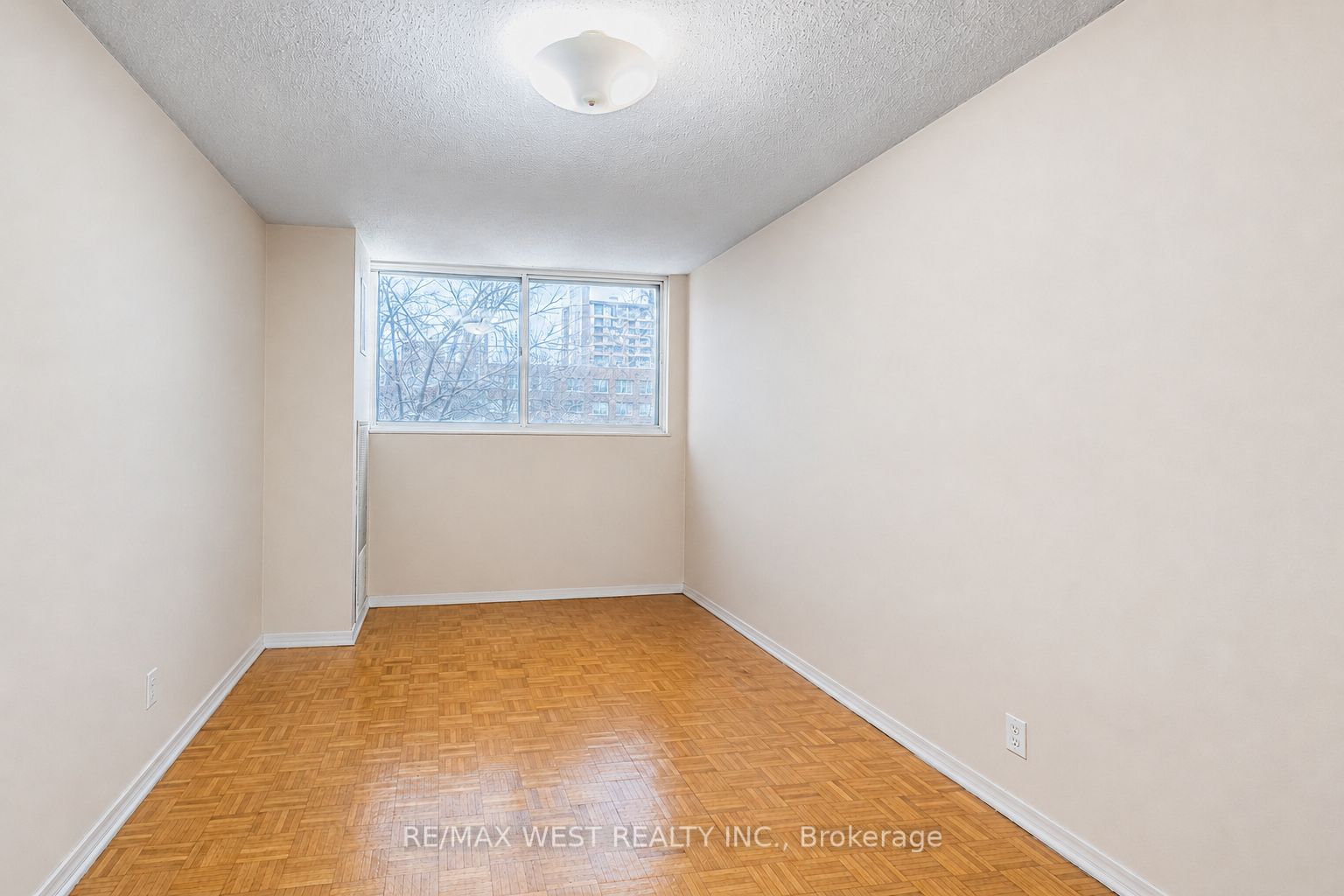 11 Wincott Drive 1104 Property Photo 20