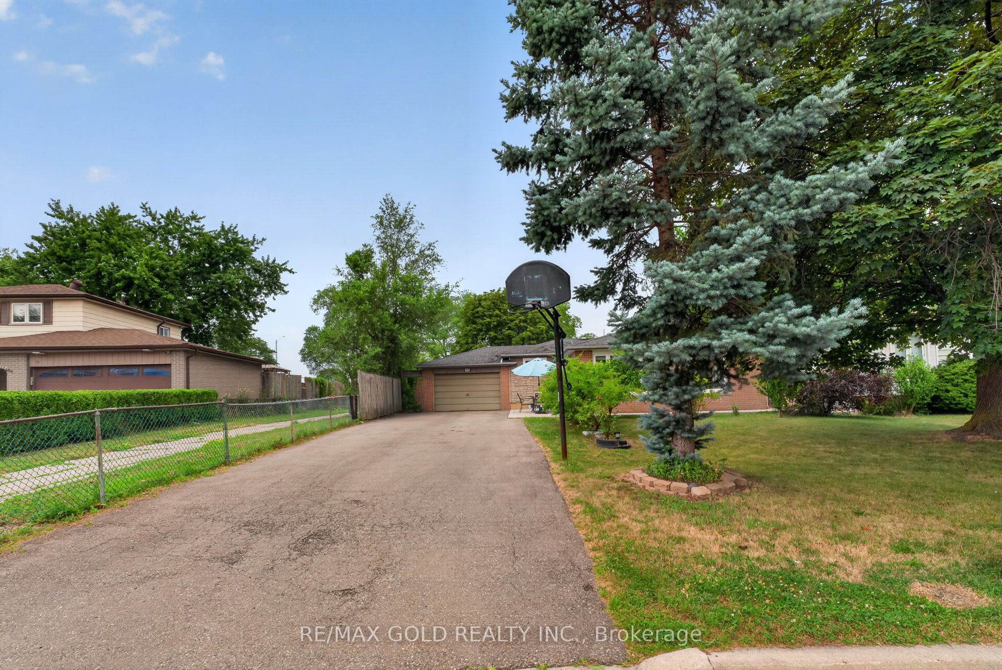 32 Dunblaine Crescent Property Photo 3