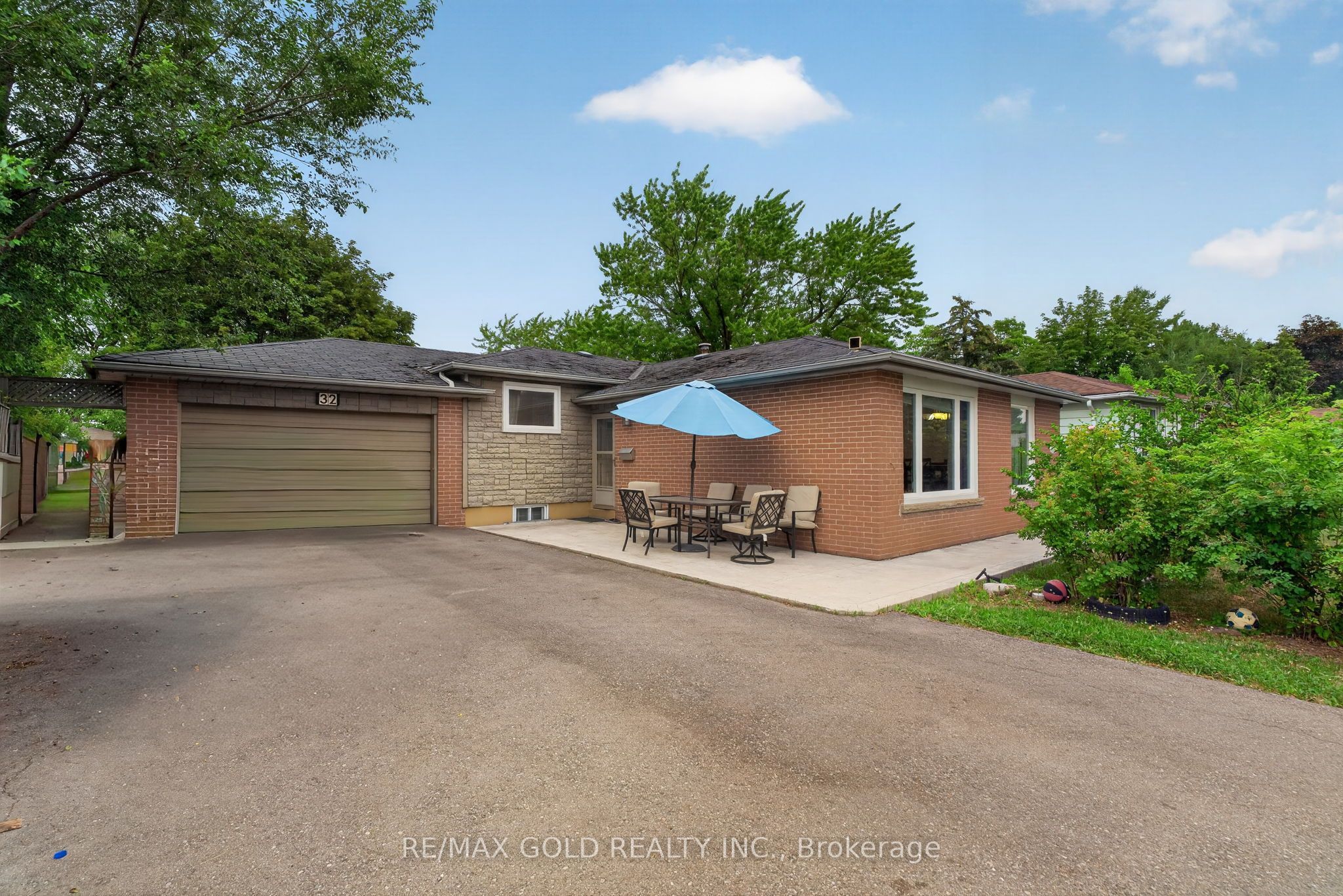 32 Dunblaine Crescent Property Photo 4