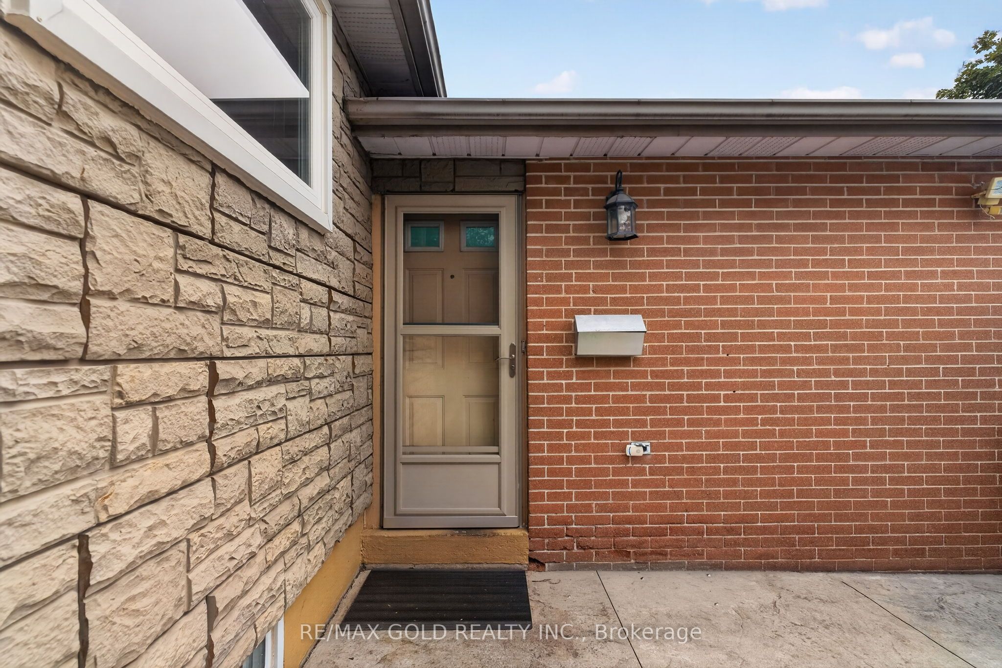 32 Dunblaine Crescent Property Photo 5