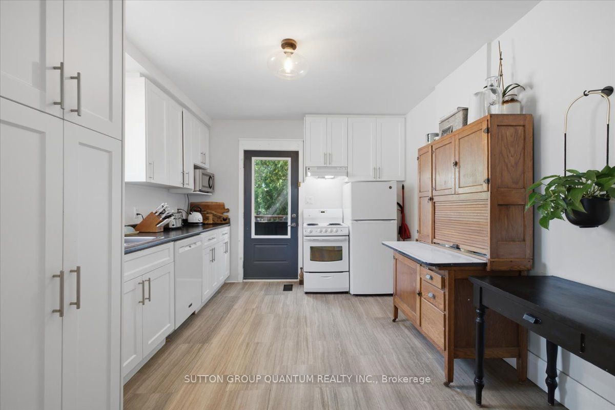 137 Chisholm Street Property Photo 18