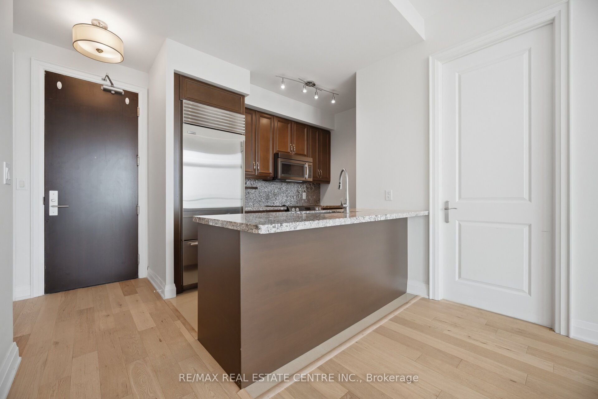 50 Absolute Avenue Lph8 Property Photo 7