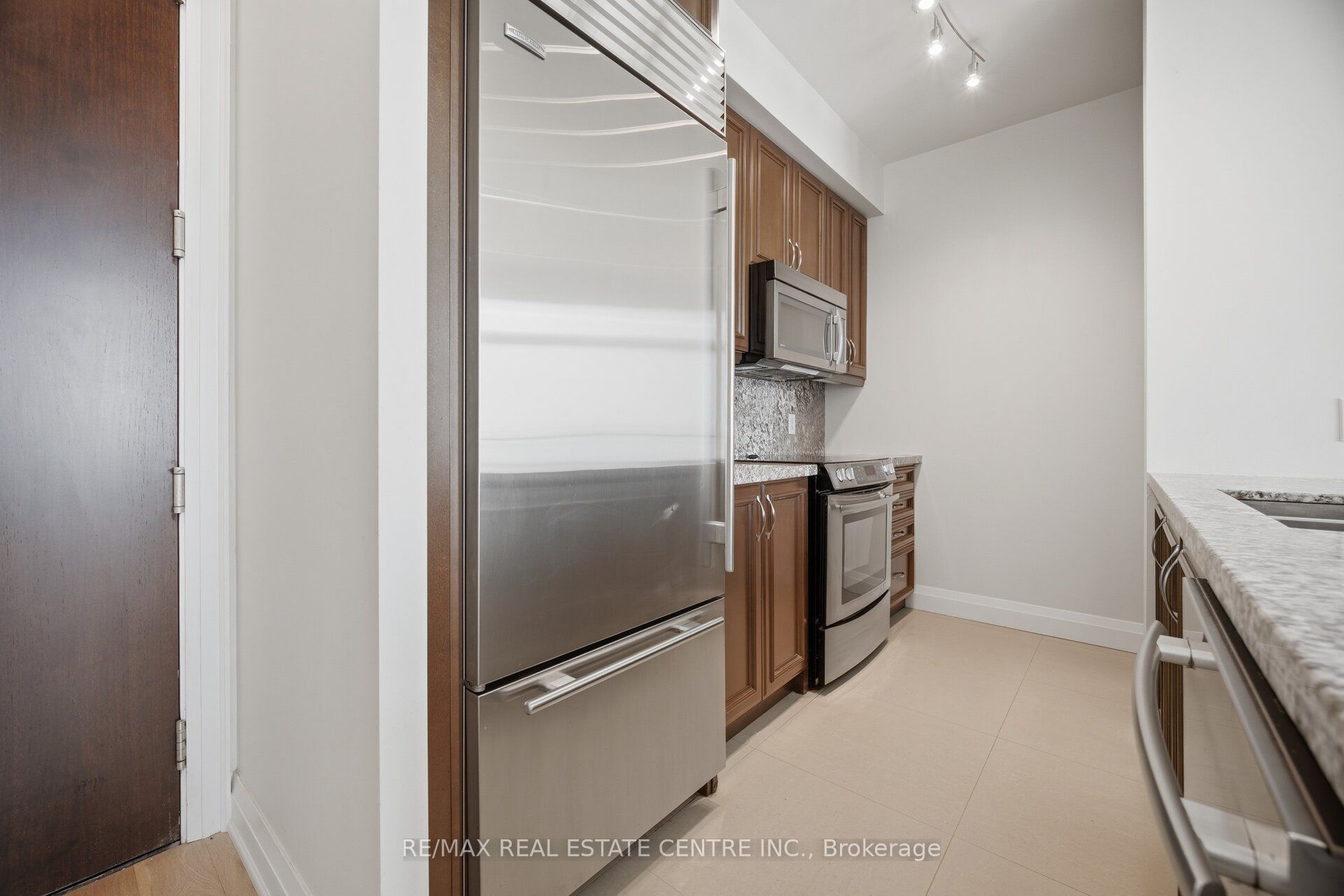 50 Absolute Avenue Lph8 Property Photo 10