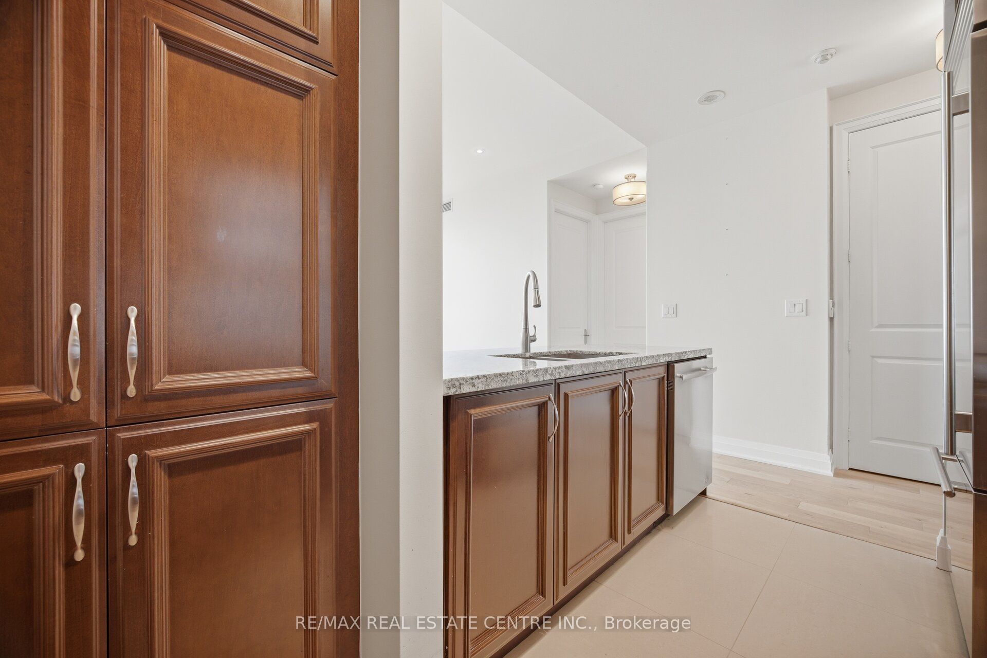 50 Absolute Avenue Lph8 Property Photo 13