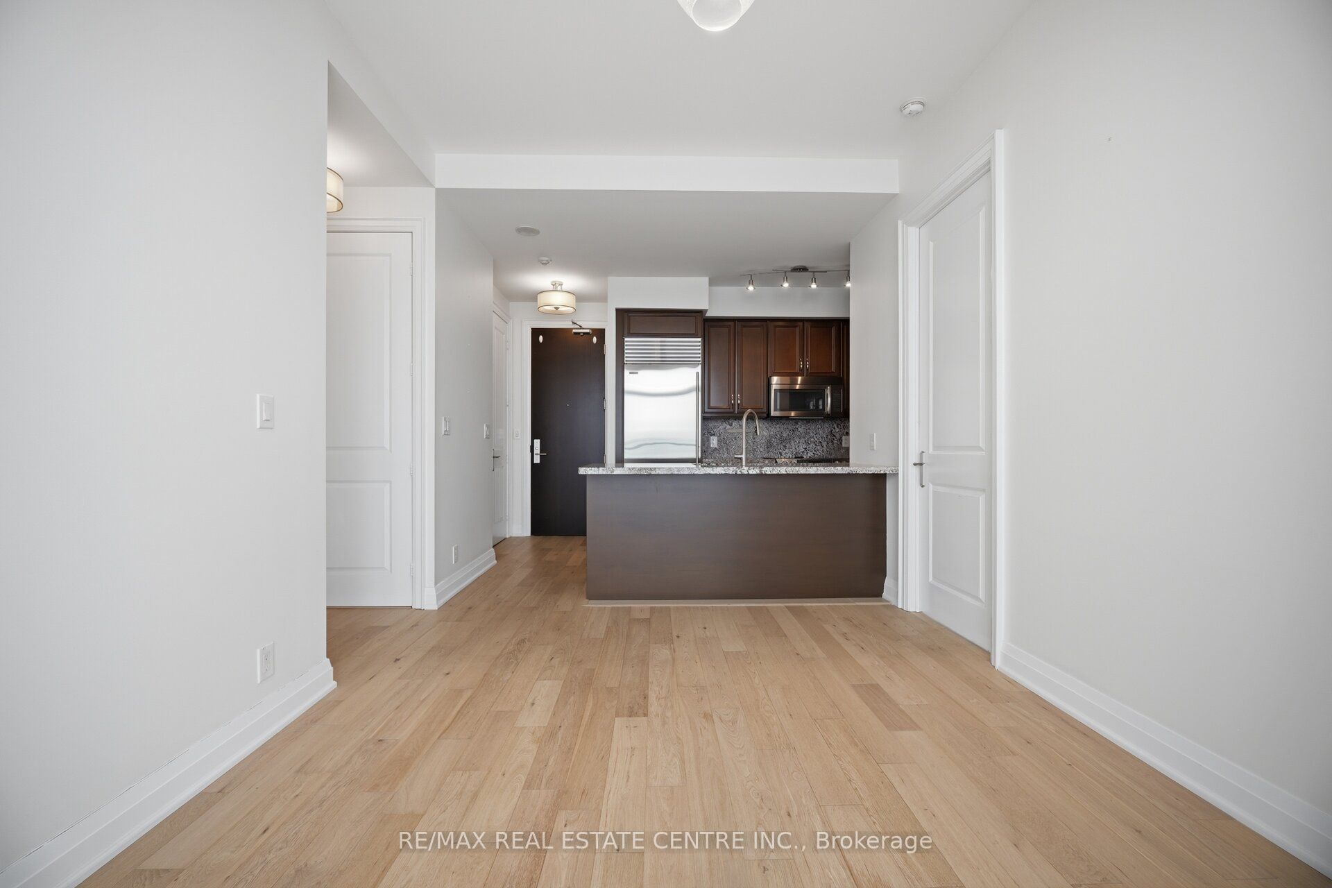 50 Absolute Avenue Lph8 Property Photo 15