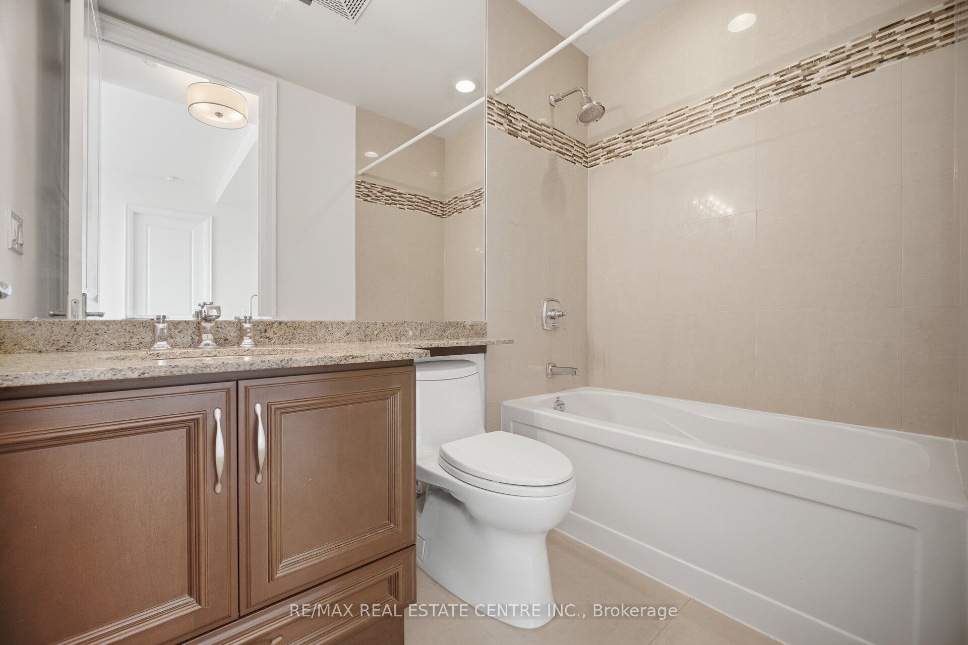 50 Absolute Avenue Lph8 Property Photo 19