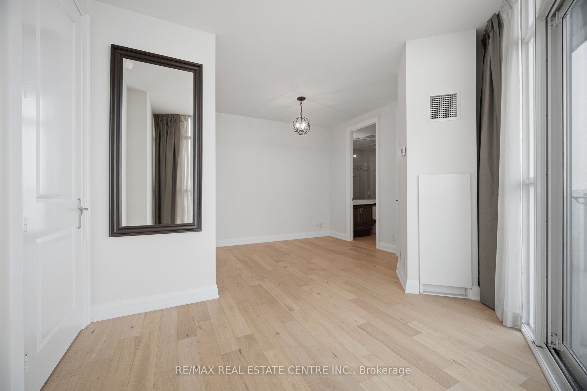 50 Absolute Avenue Lph8 Property Photo 20