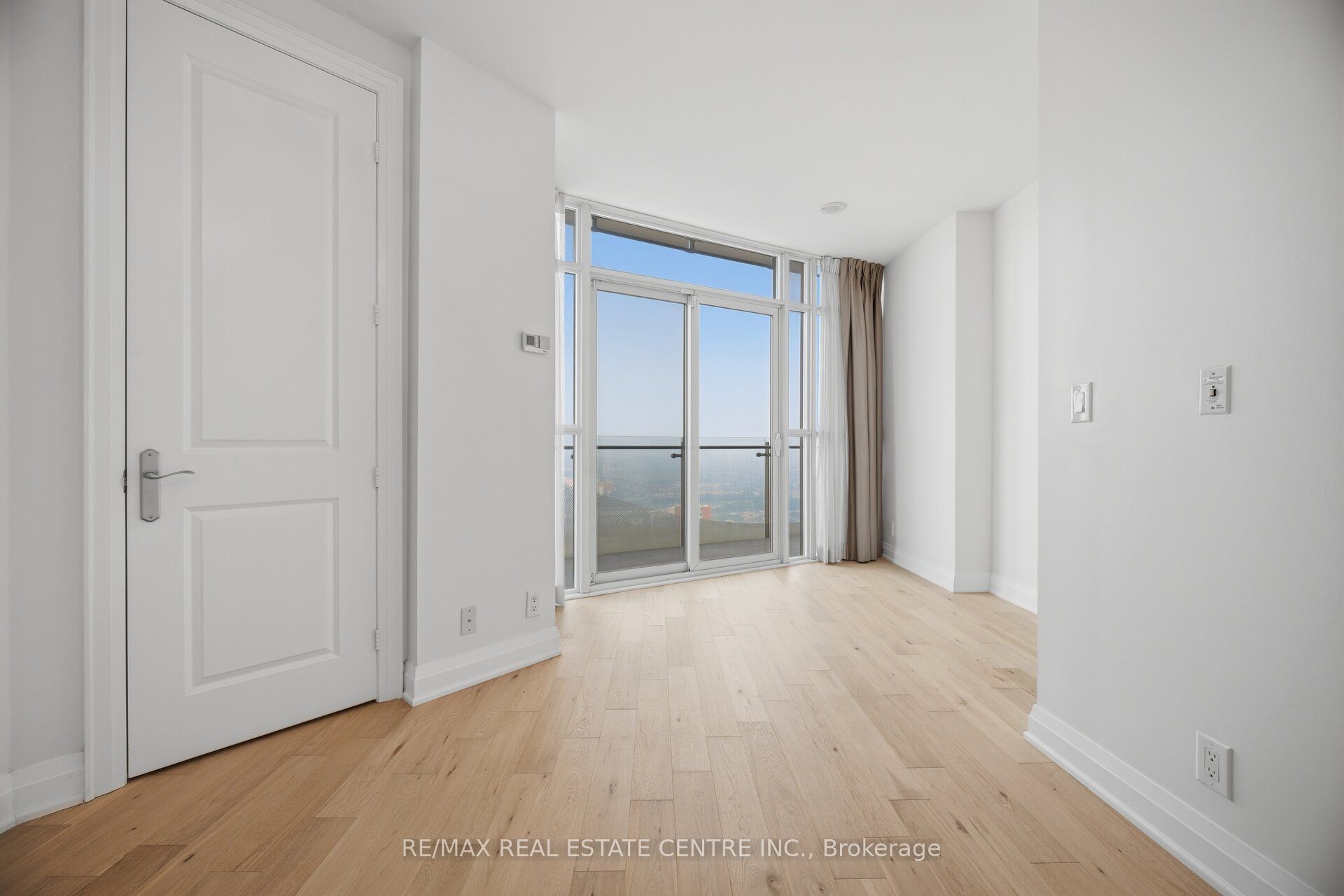 50 Absolute Avenue Lph8 Property Photo 22