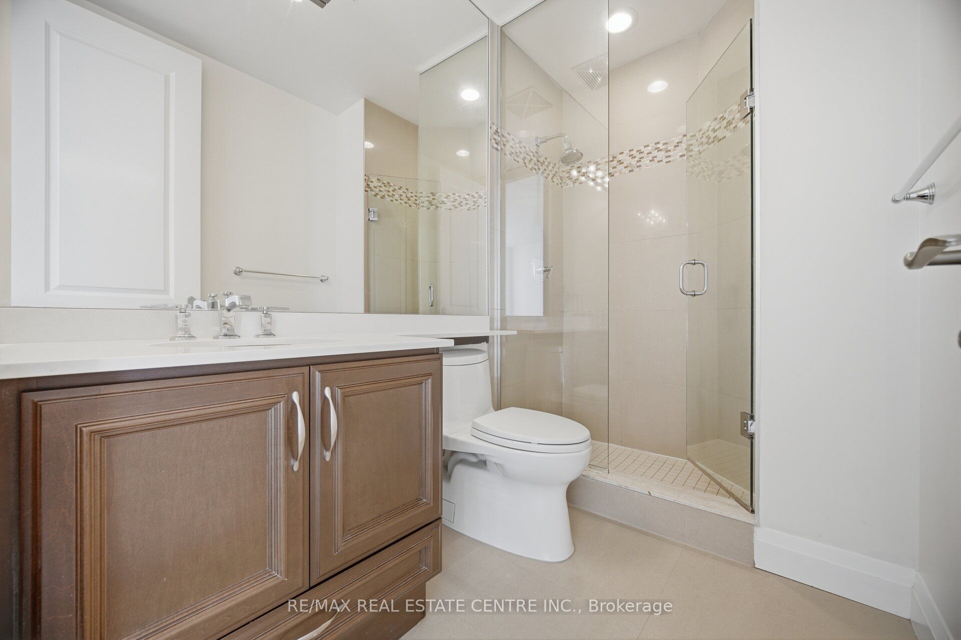50 Absolute Avenue Lph8 Property Photo 24