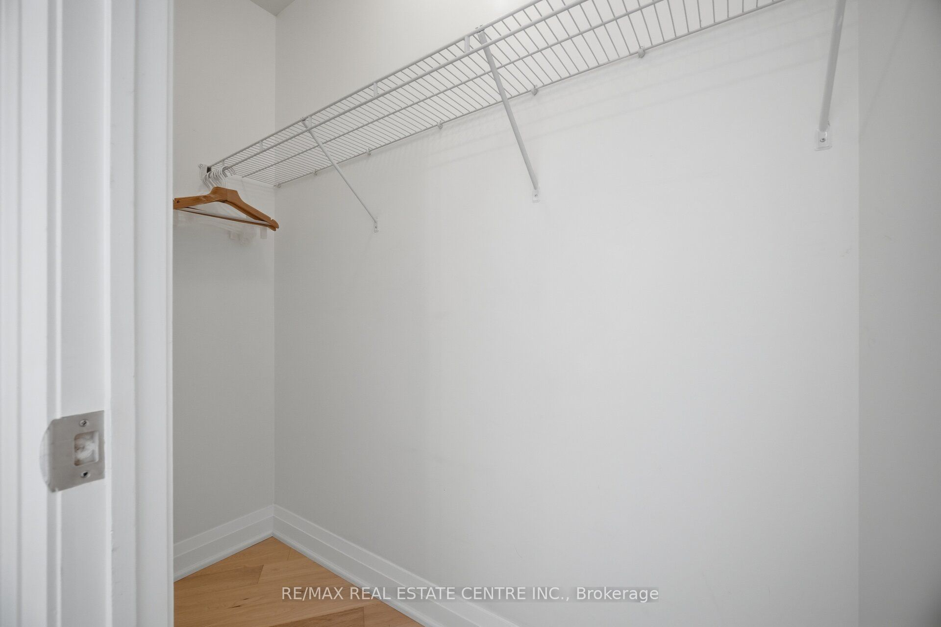 50 Absolute Avenue Lph8 Property Photo 25