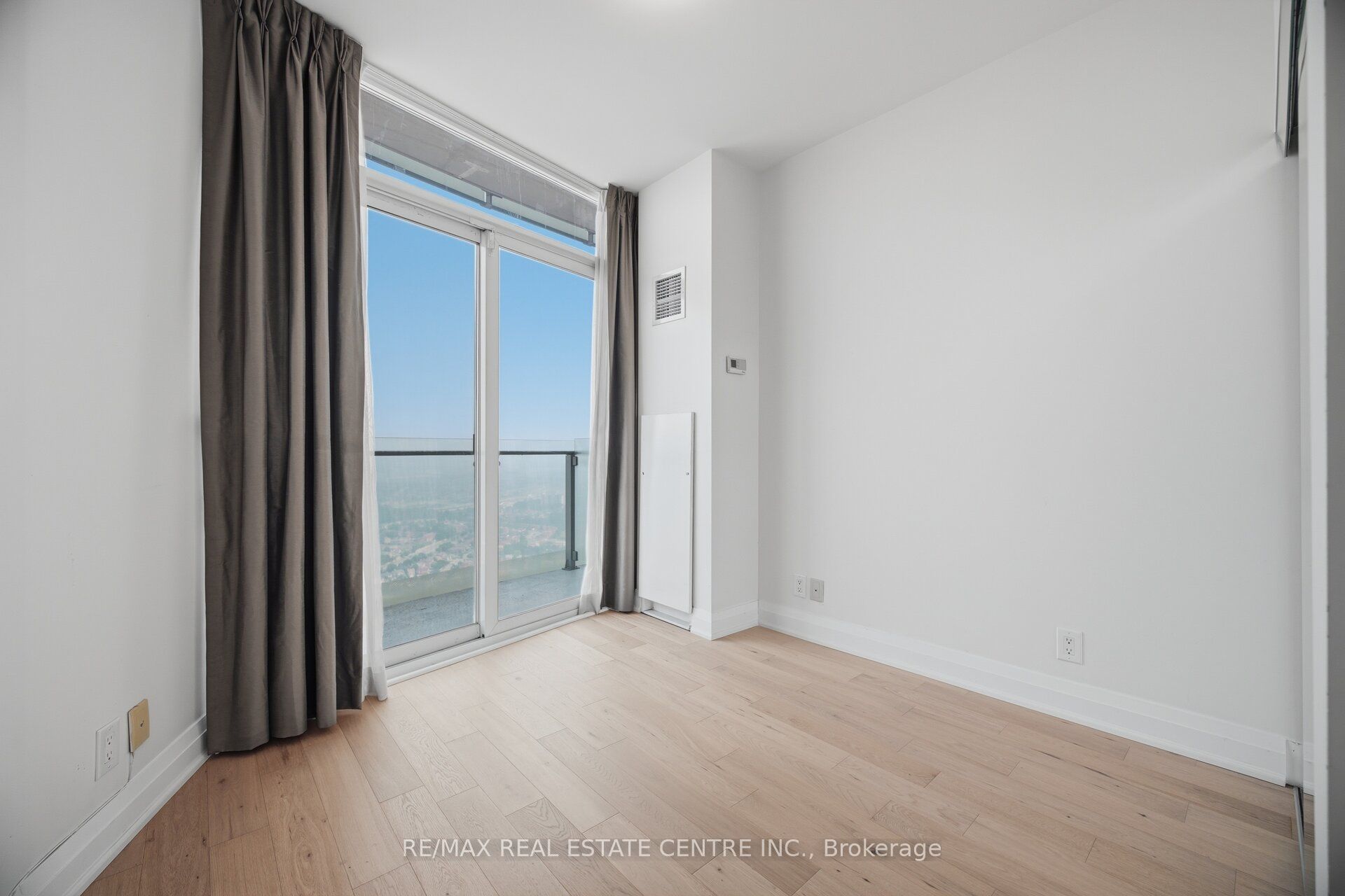 50 Absolute Avenue Lph8 Property Photo 26