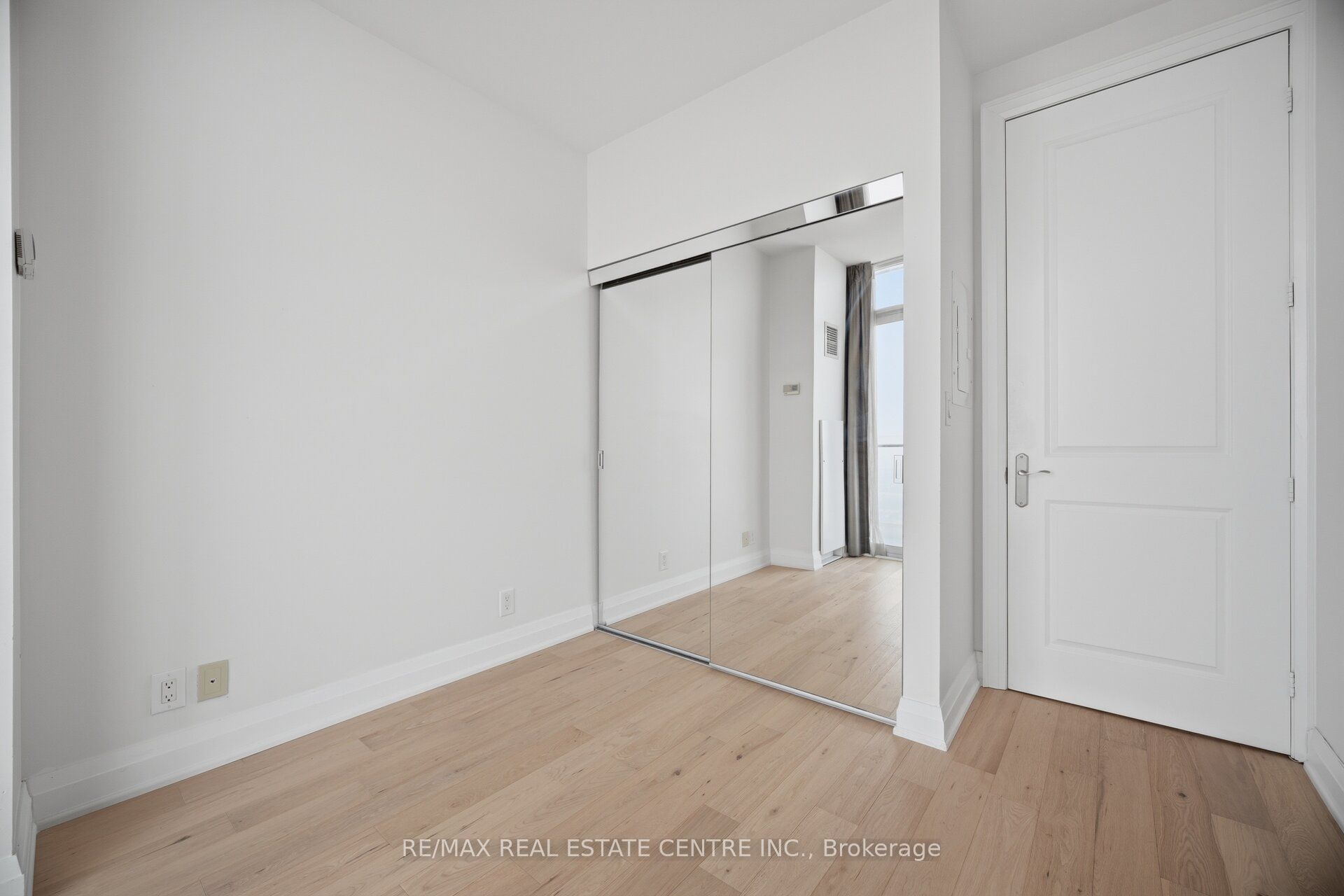 50 Absolute Avenue Lph8 Property Photo 27