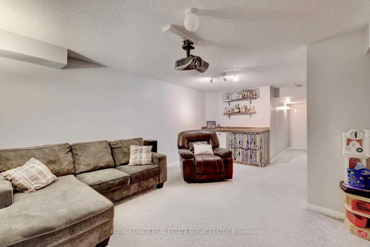 1148 Bonin Crescent Property Photo 17