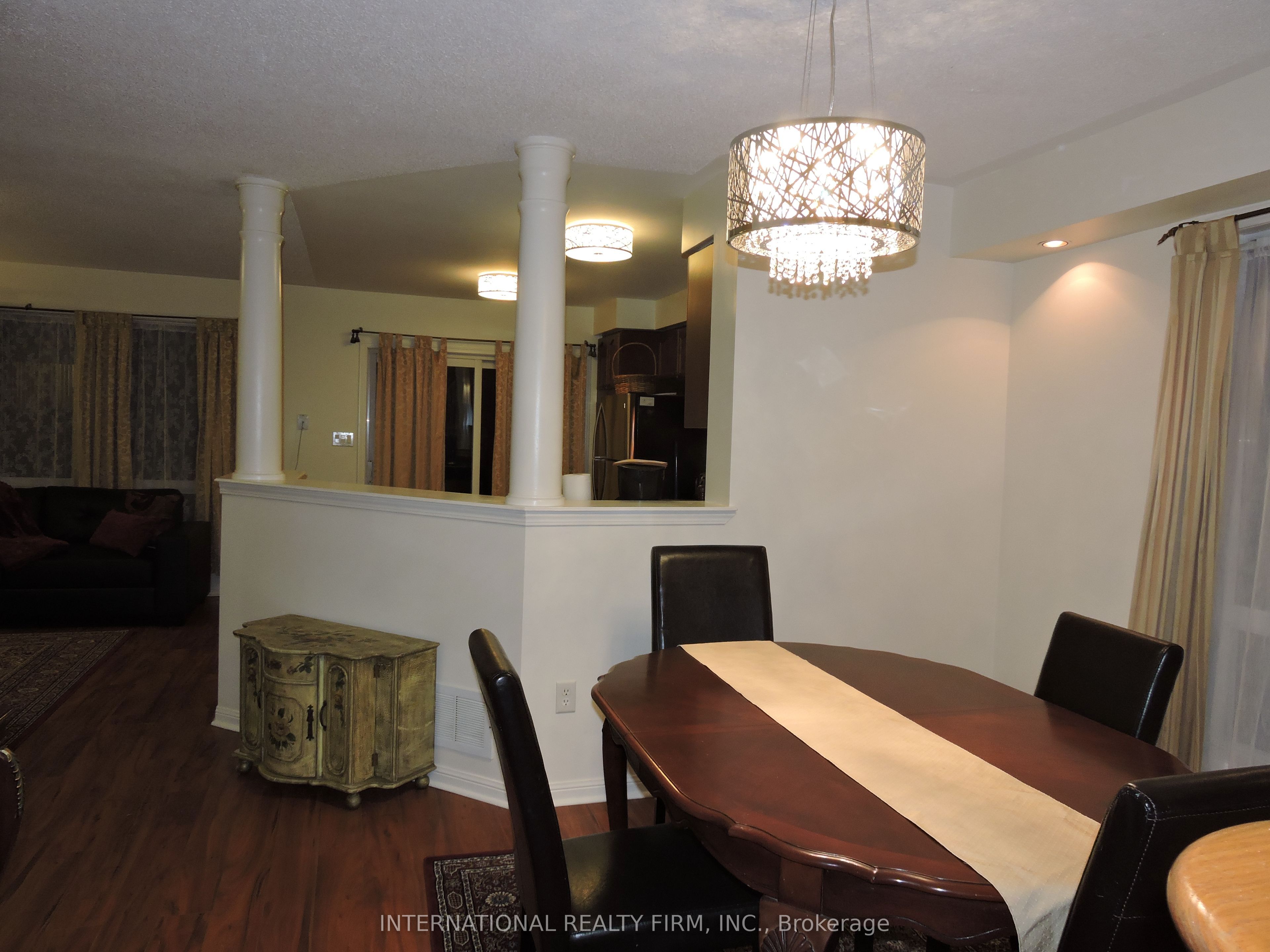 2453 Baintree Crescent Property Photo 6