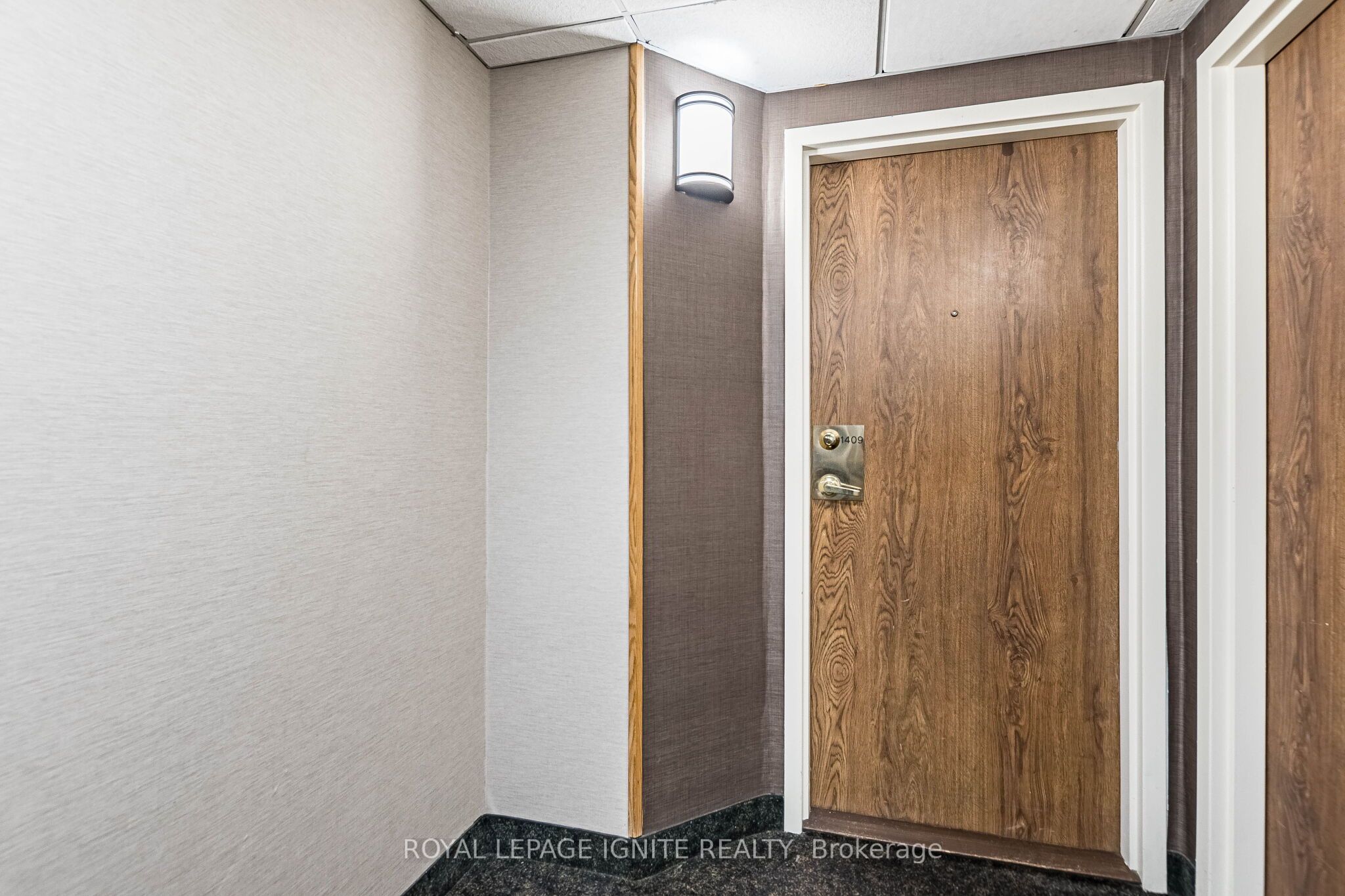 550 Webb Drive 1409 Property Photo 5