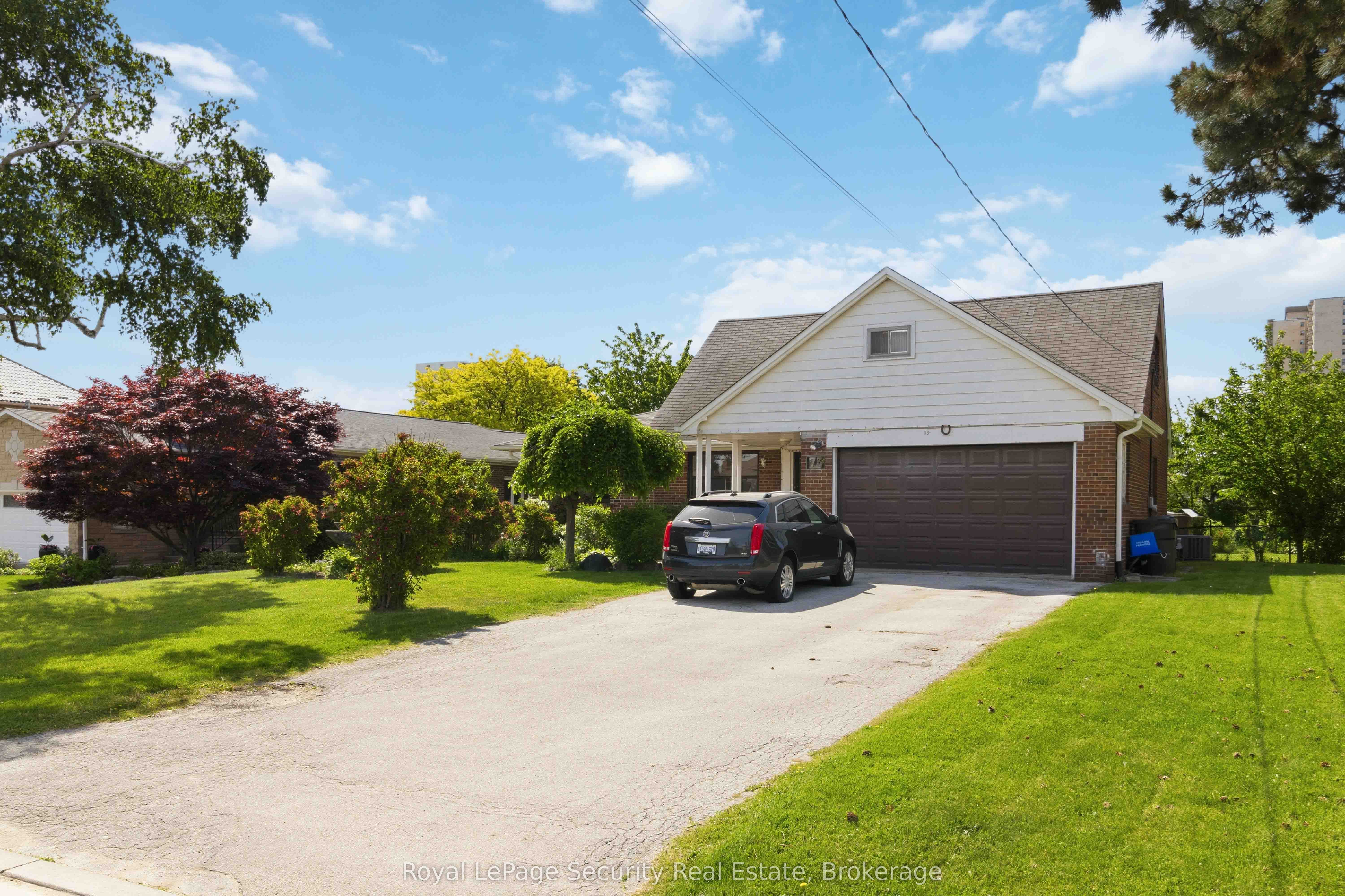 73 St Andrews Boulevard Property Photo 2