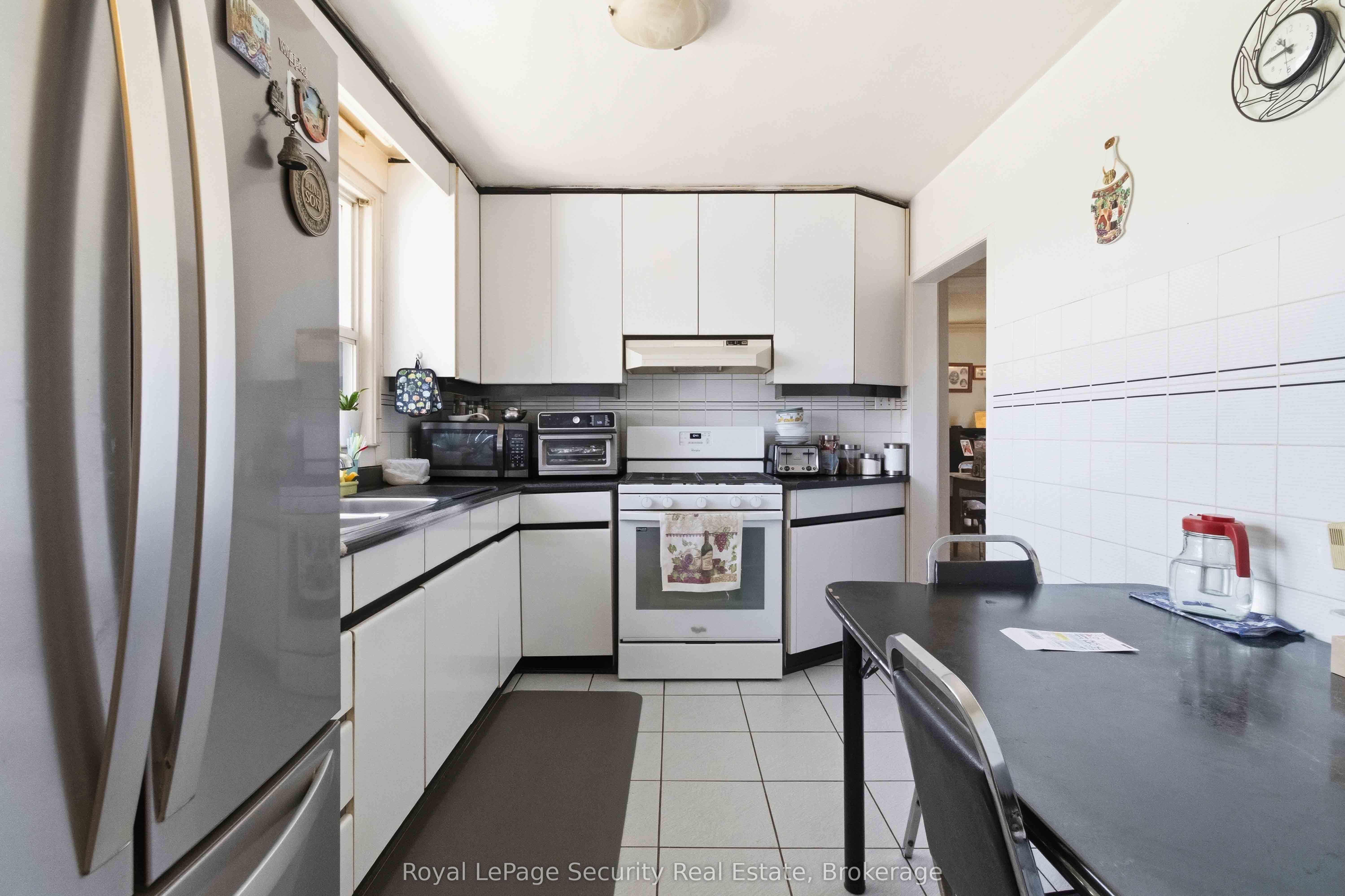 73 St Andrews Boulevard Property Photo 3