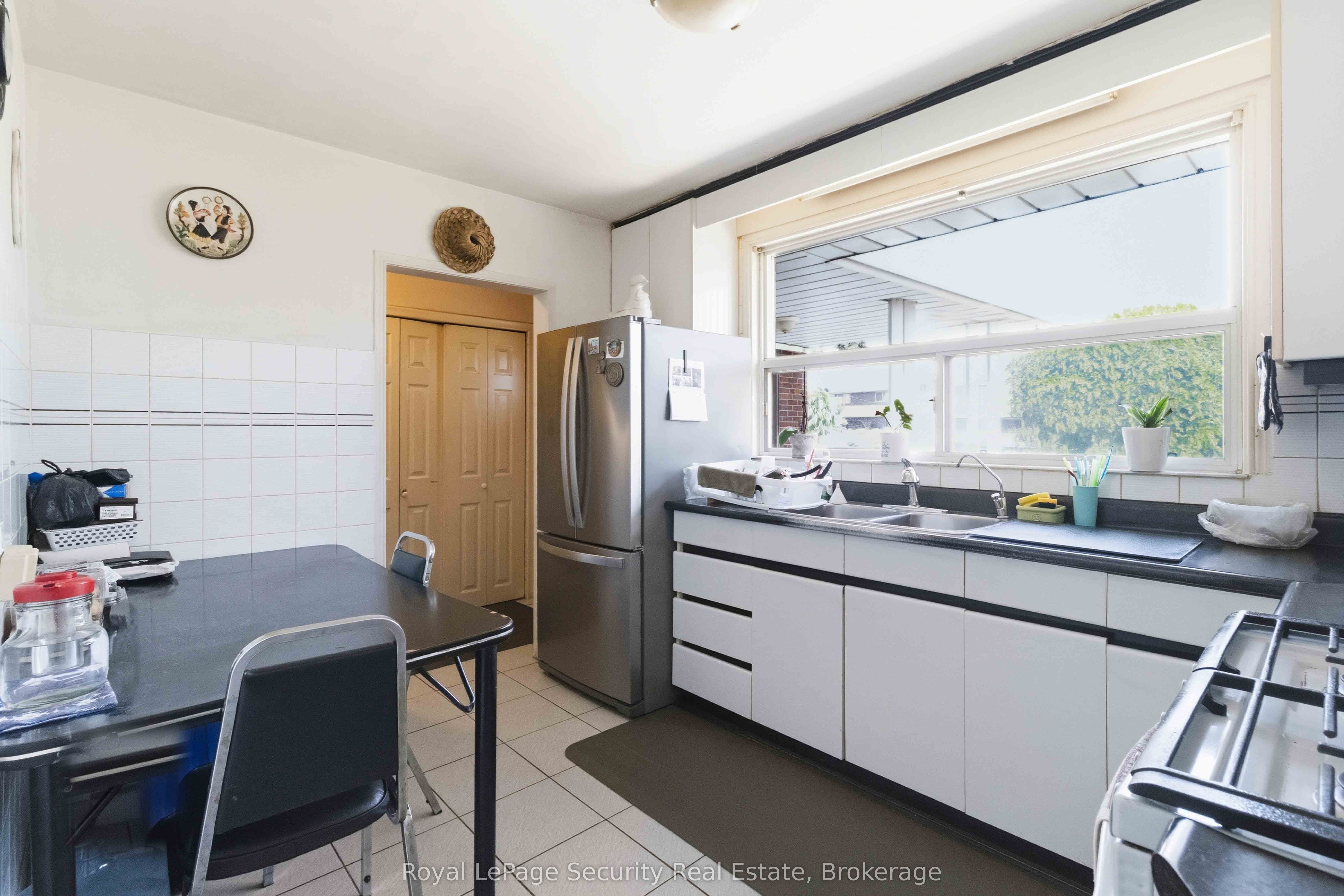 73 St Andrews Boulevard Property Photo 4