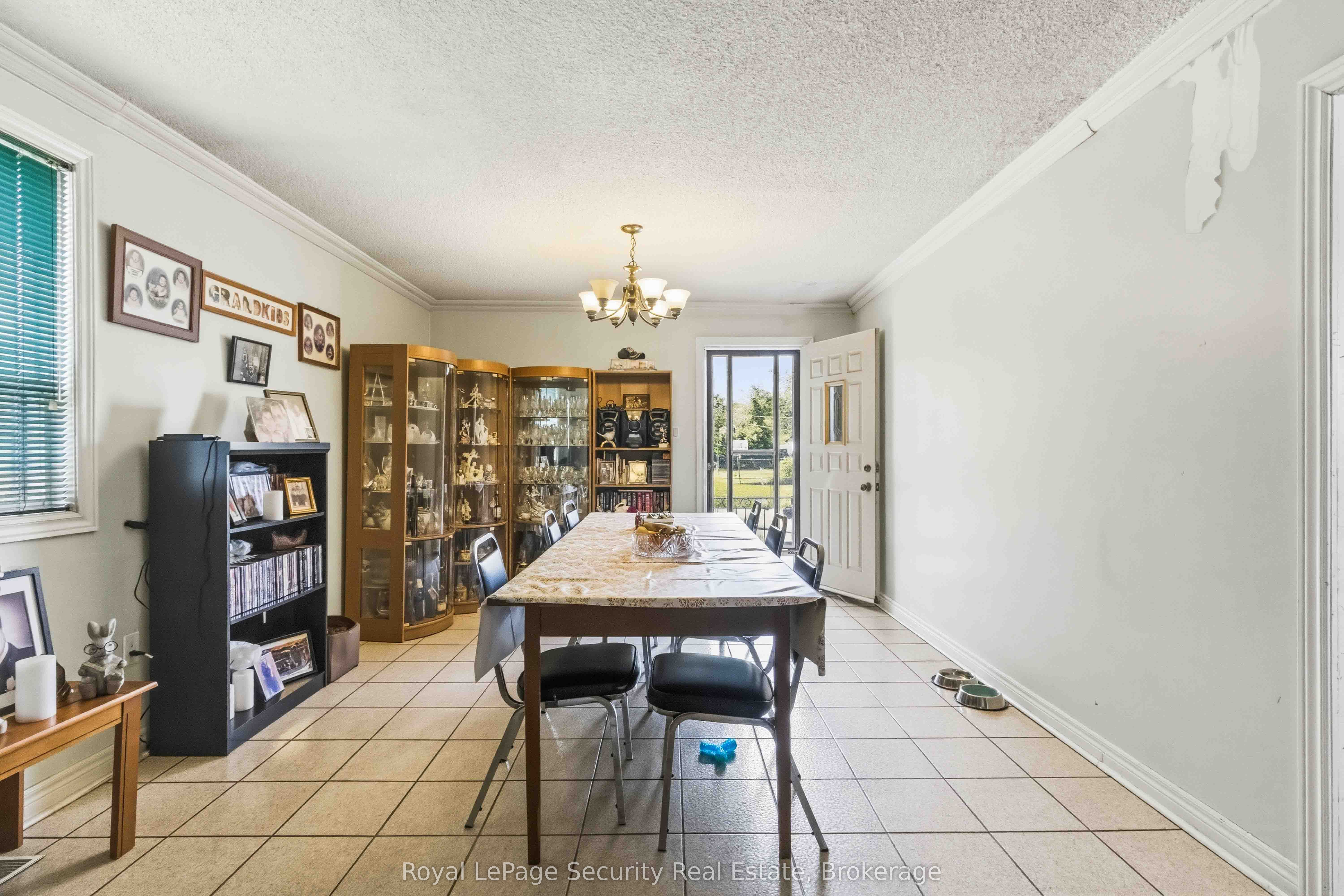 73 St Andrews Boulevard Property Photo 11