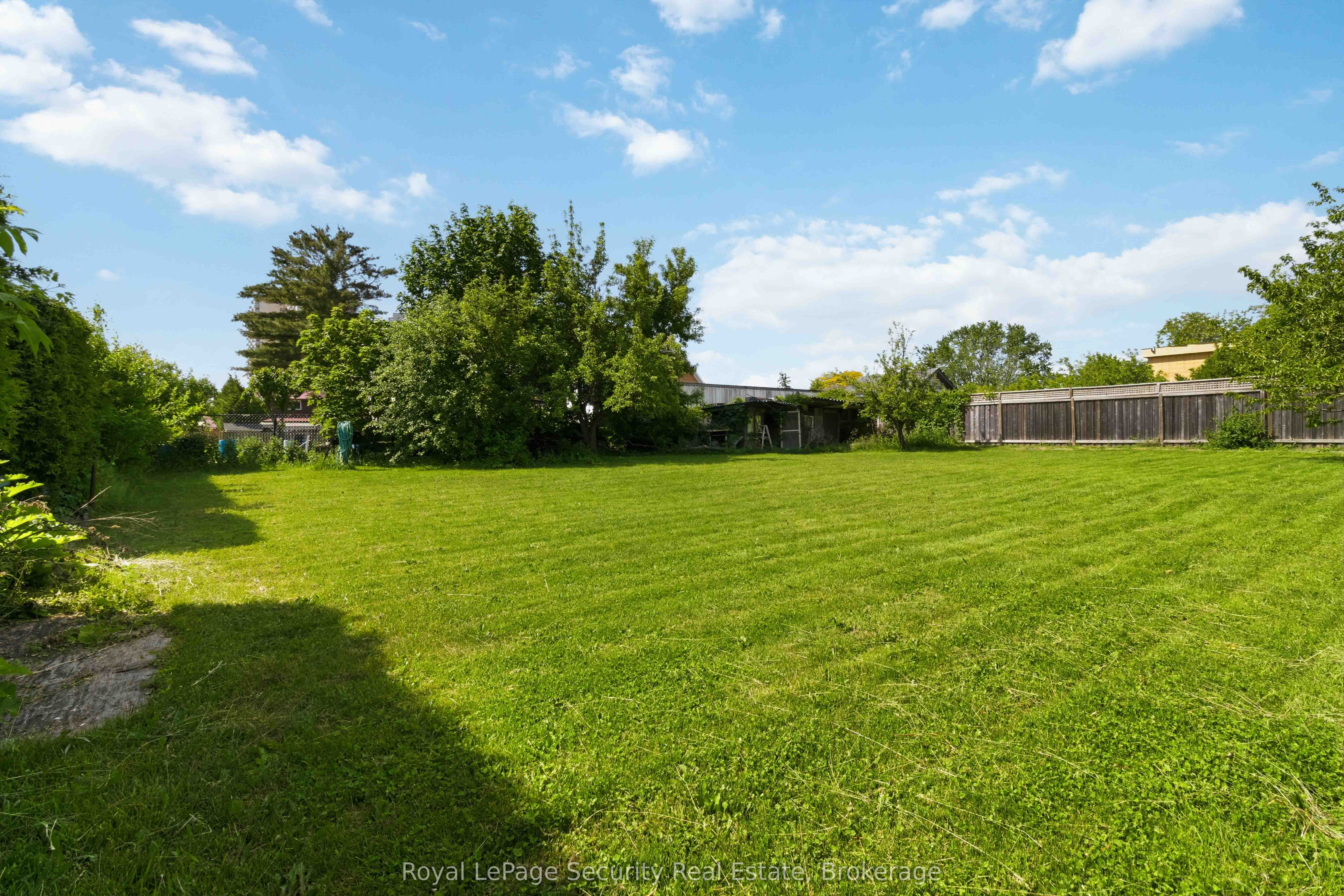 73 St Andrews Boulevard Property Photo 16