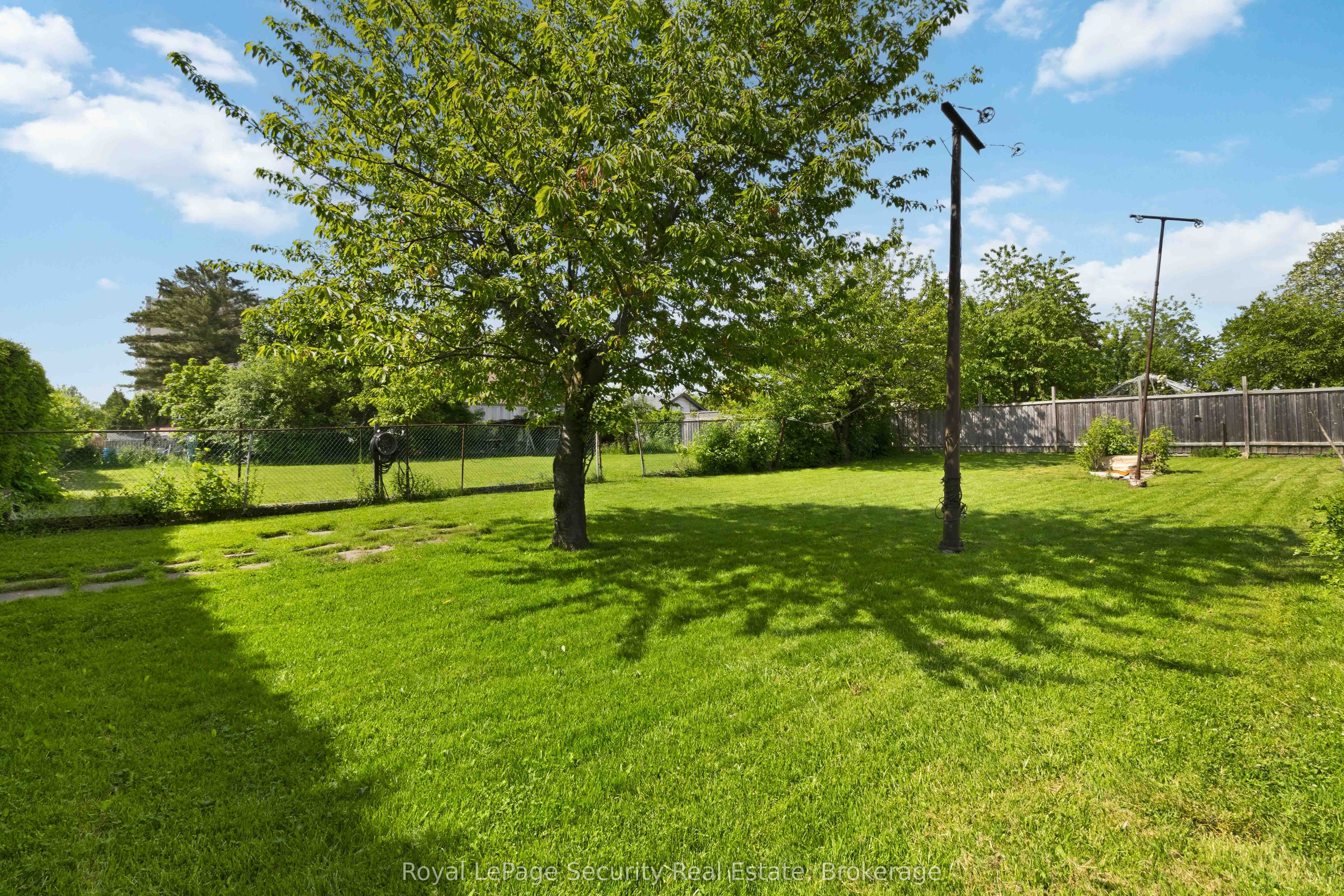 73 St Andrews Boulevard Property Photo 19