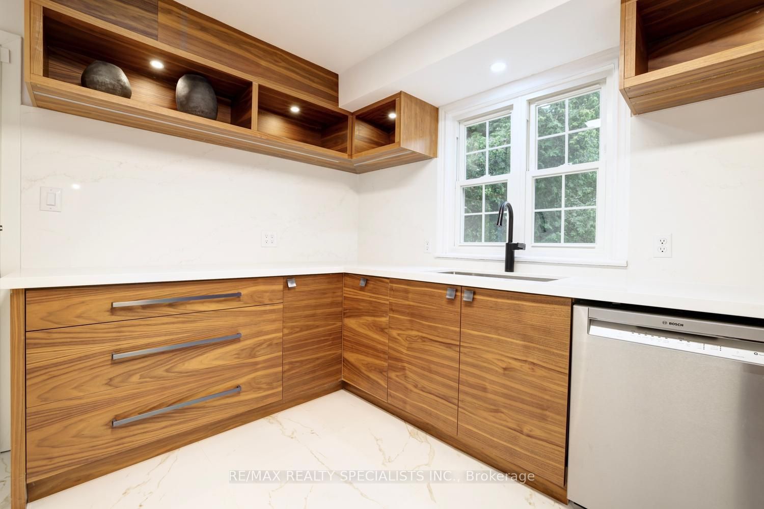 406 Christina Drive Property Photo 15