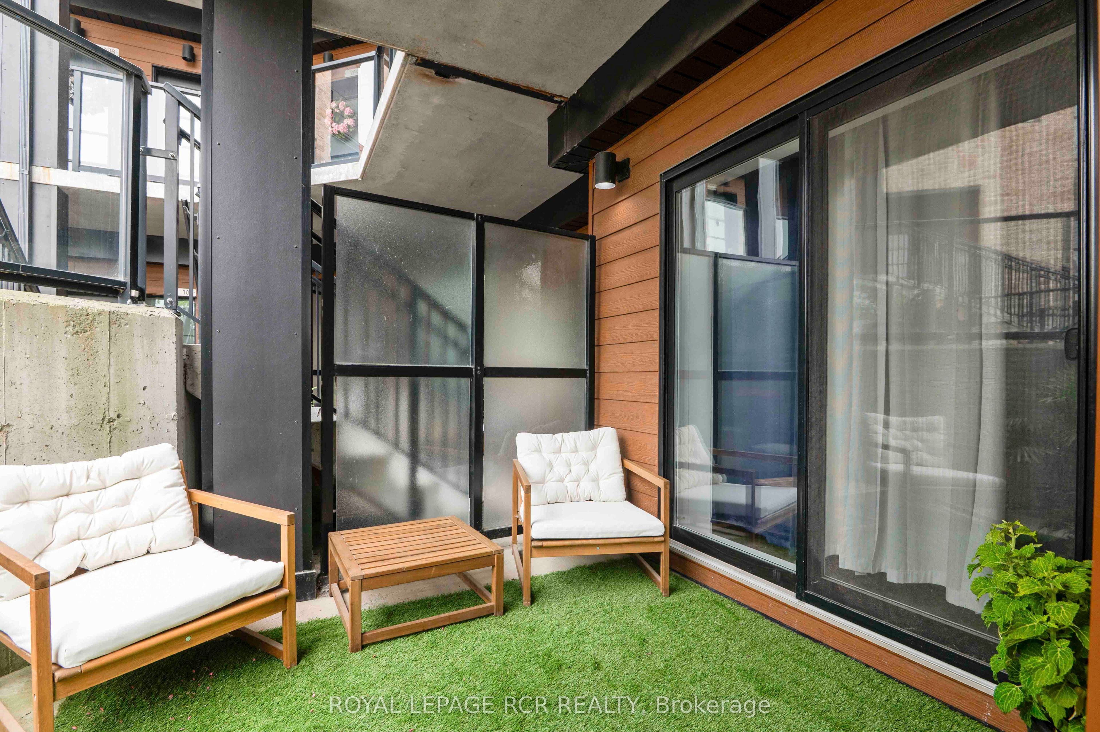 17 Centre Street 102 Property Photo 8