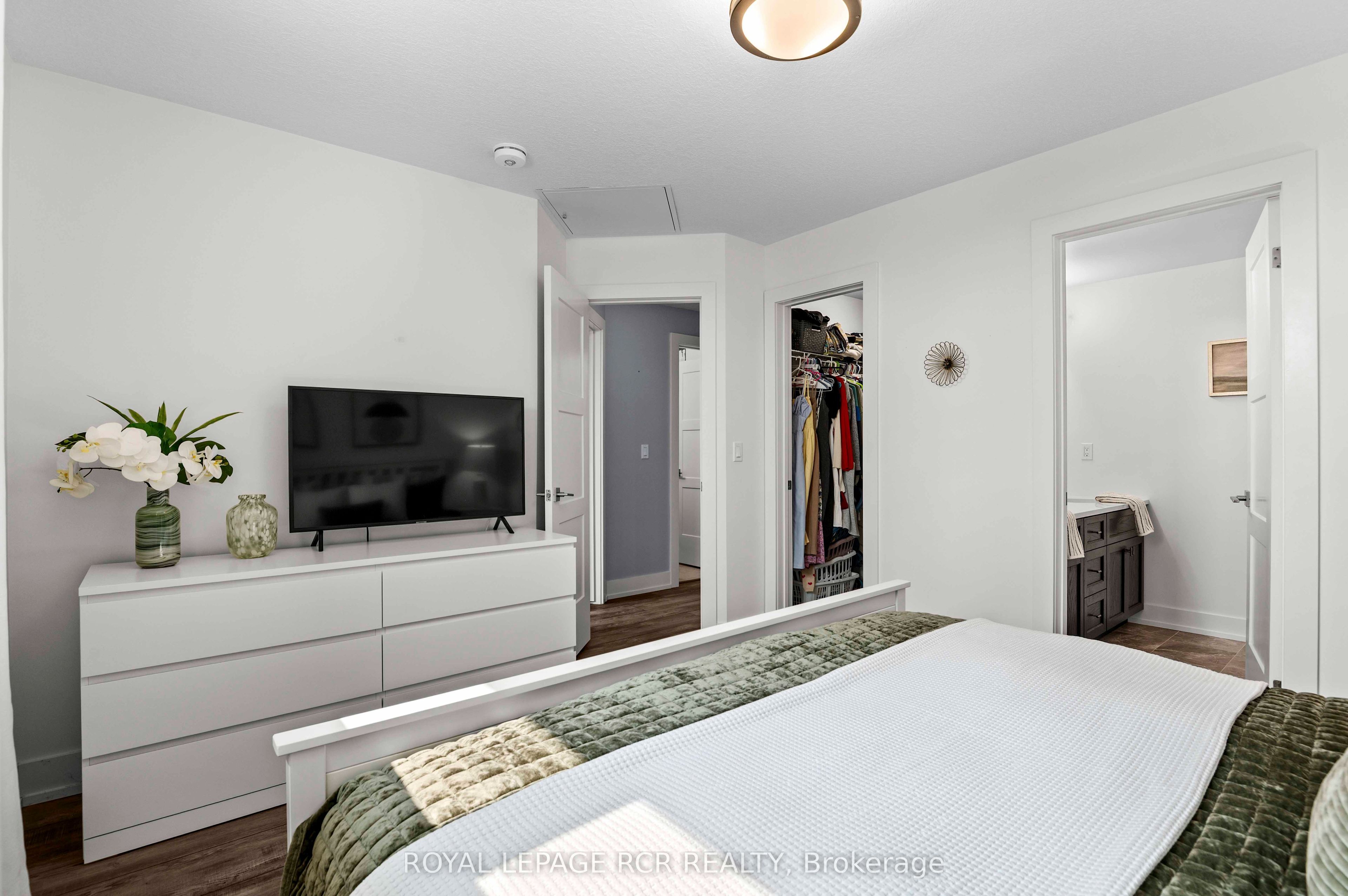 17 Centre Street 102 Property Photo 33